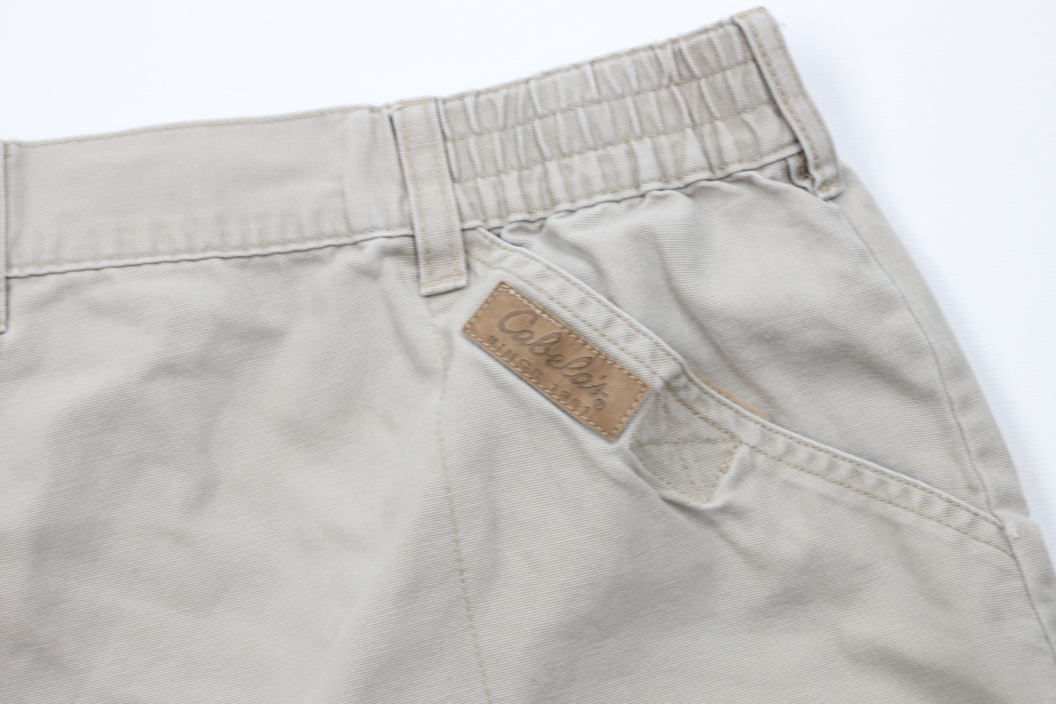 Cabelas × Vintage Vintage Cabelas Above Knee Canvas Cargo Shorts Gray Cotton Size US 40 / EU 56 - 12 Thumbnail