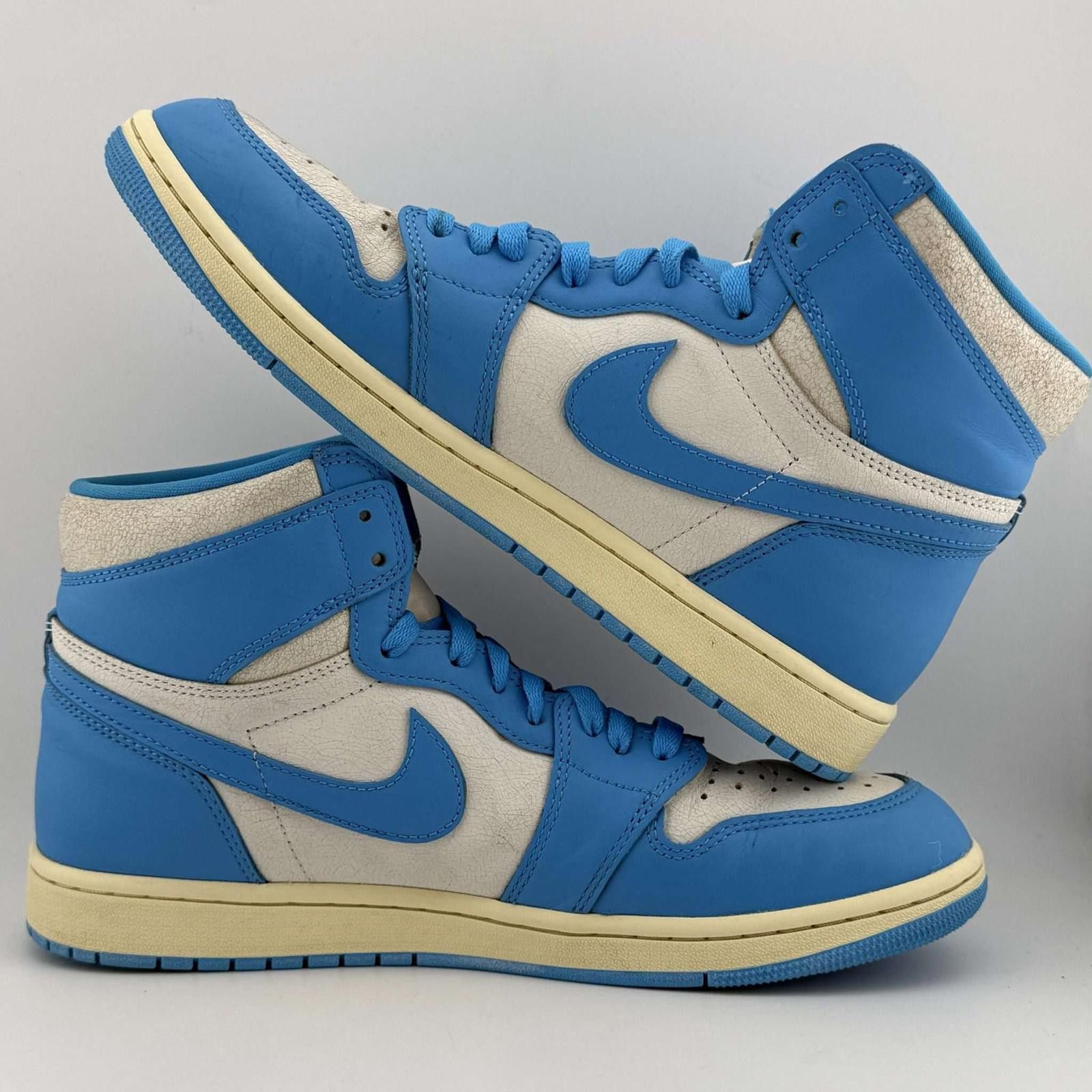 Nike Nike Air Jordan 1 Retro High OG Powder Blue 10.5 Used Size US 10.5 / EU 43-44 - 7 Thumbnail