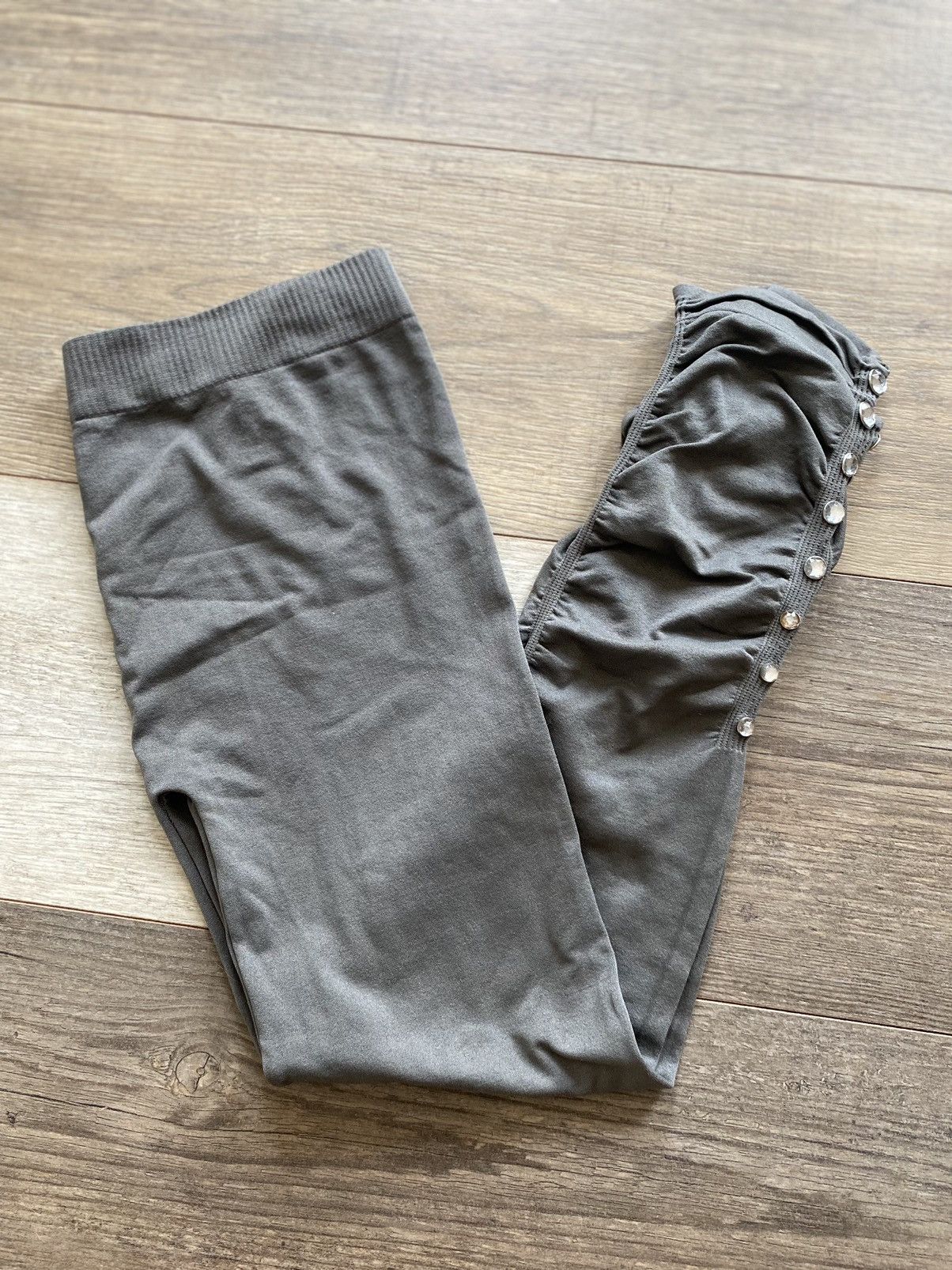 Other GRAY RUCHED CROPPED ANKLE LEGGINGS WITH RHINESTONES SIZE S Size 26" / US 2 / IT 38 - 1 Thumbnail