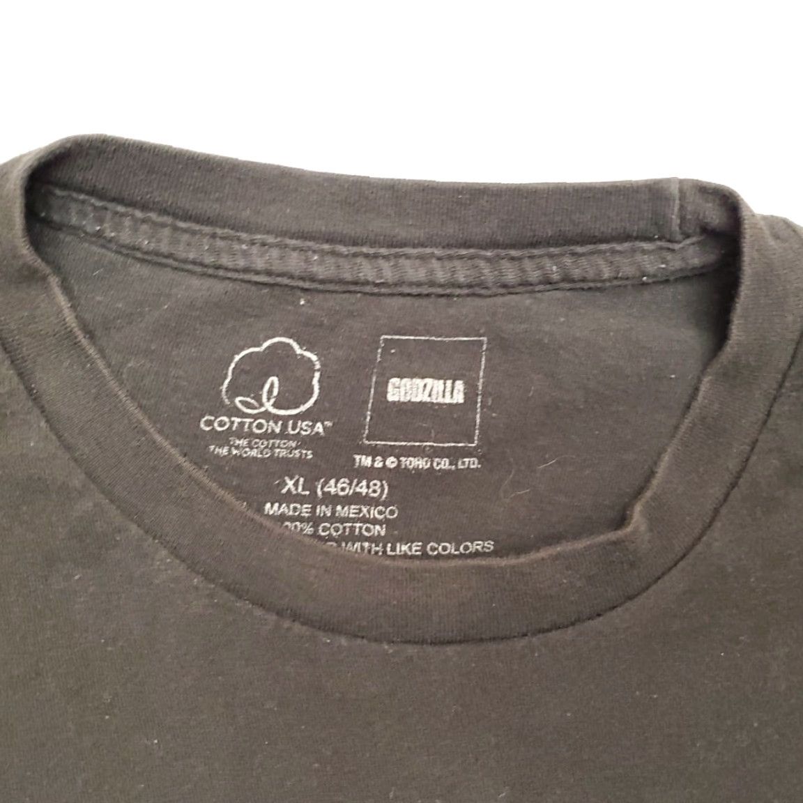 Vintage Godzilla Shirt Mens XL Black Movie Crewneck TEE Gojira Kaiju Toho Gojira TEE 60s 70s 90s Cartoon Movie Crew Neck Short Sleeve Jersey Cotton Size US XL / EU 56 / 4 - 4 Thumbnail
