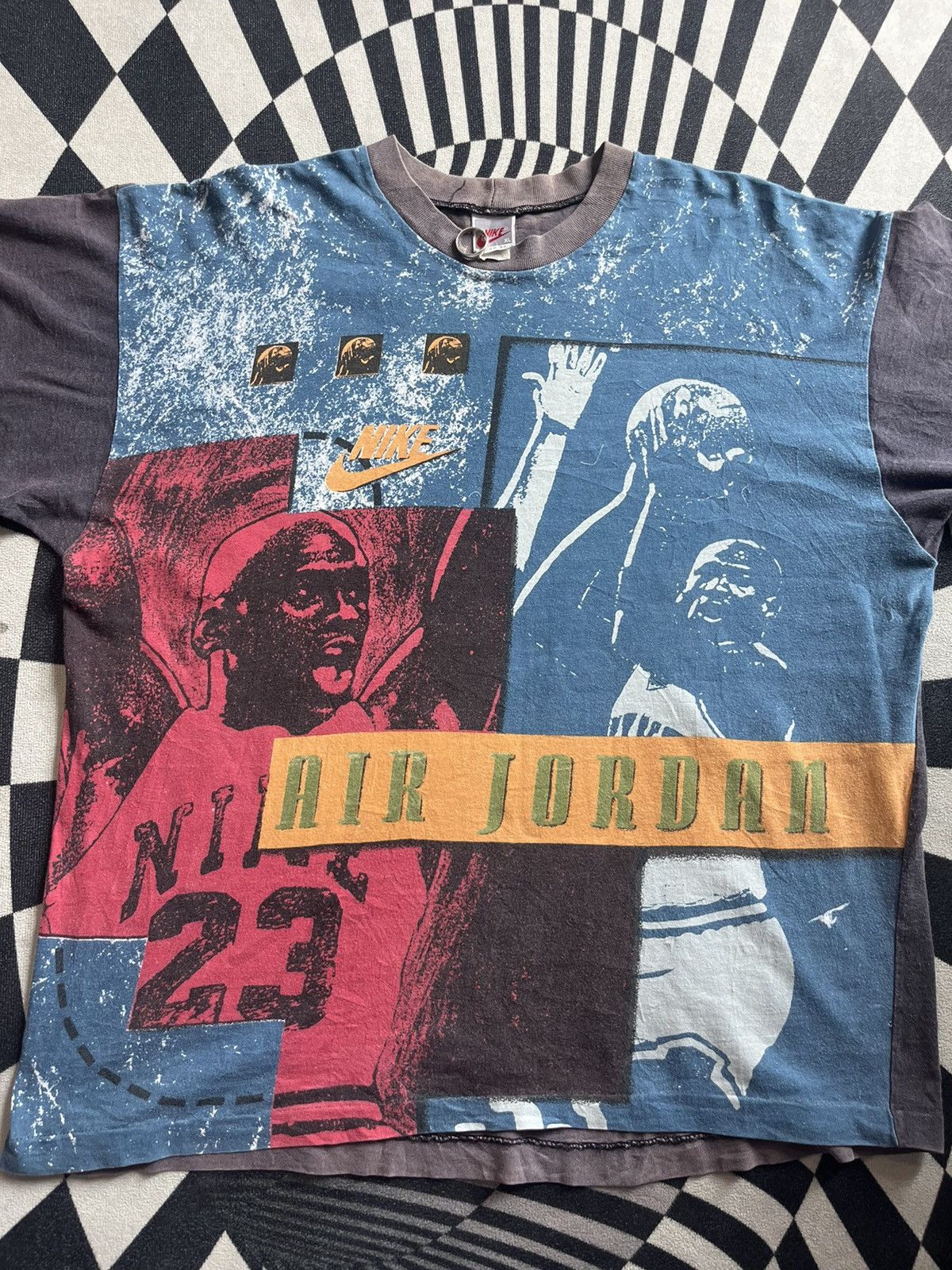 Nike Vintage NIKE AIR JORDAN (AOP) 90’s Tshirt Size US XL / EU 56 / 4 - 6 Thumbnail