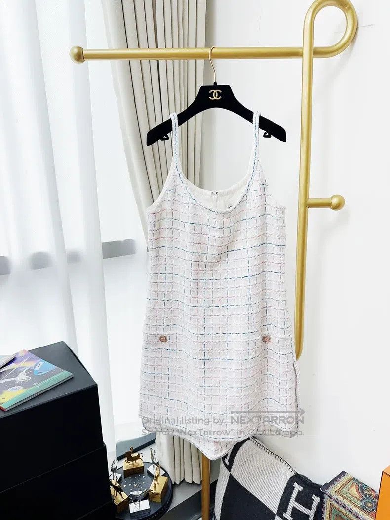 Chanel Chanel 22S white colour plaid front short back long strap Size S / US 4 / IT 40 - 1 Thumbnail