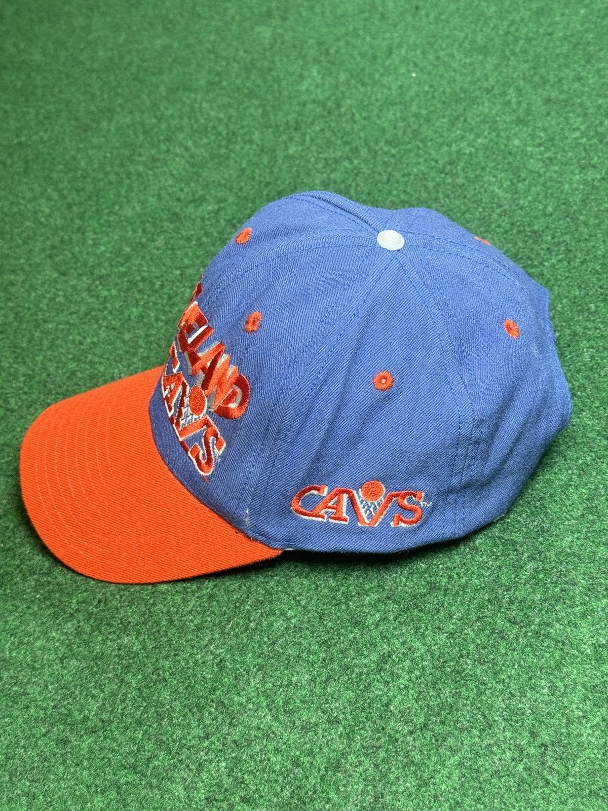 NBA × Twins × Vintage Vintage 90s Cleveland Cavs Cavaliers Twins NBA Snapback Hat Size ONE SIZE - 3 Thumbnail