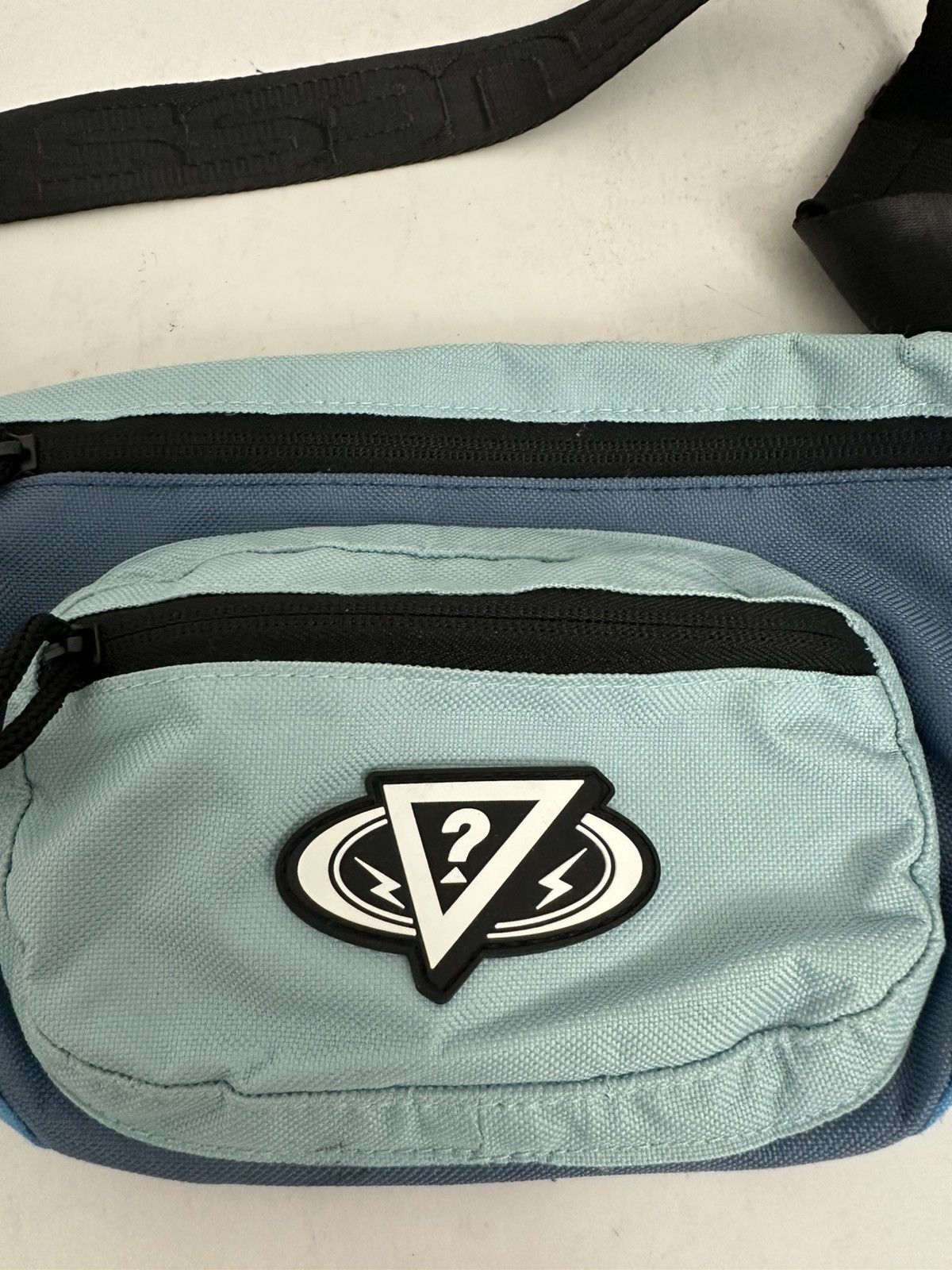Guess Fanny pack Size ONE SIZE - 2 Thumbnail