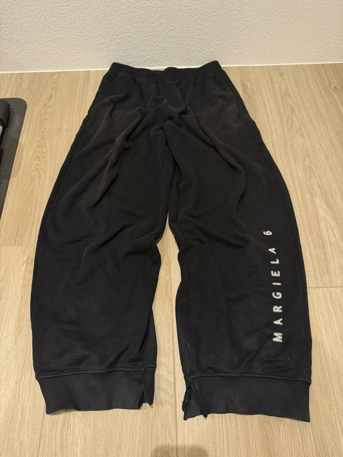 Maison Margiela Maison Margiela MM6 Sweatpants Size US 32 / EU 48 - 1 Thumbnail