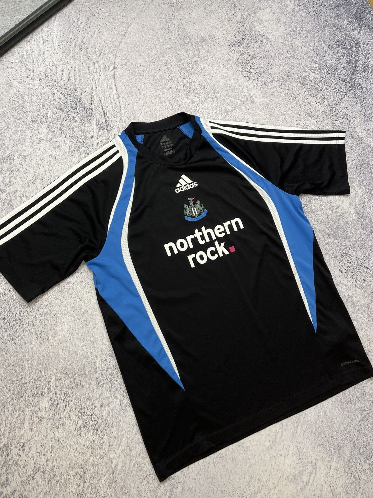 Adidas × Vintage Adidas Newcastle United 2009 Home Soccer Training Jersey Size US L / EU 52-54 / 3 - 4 Thumbnail