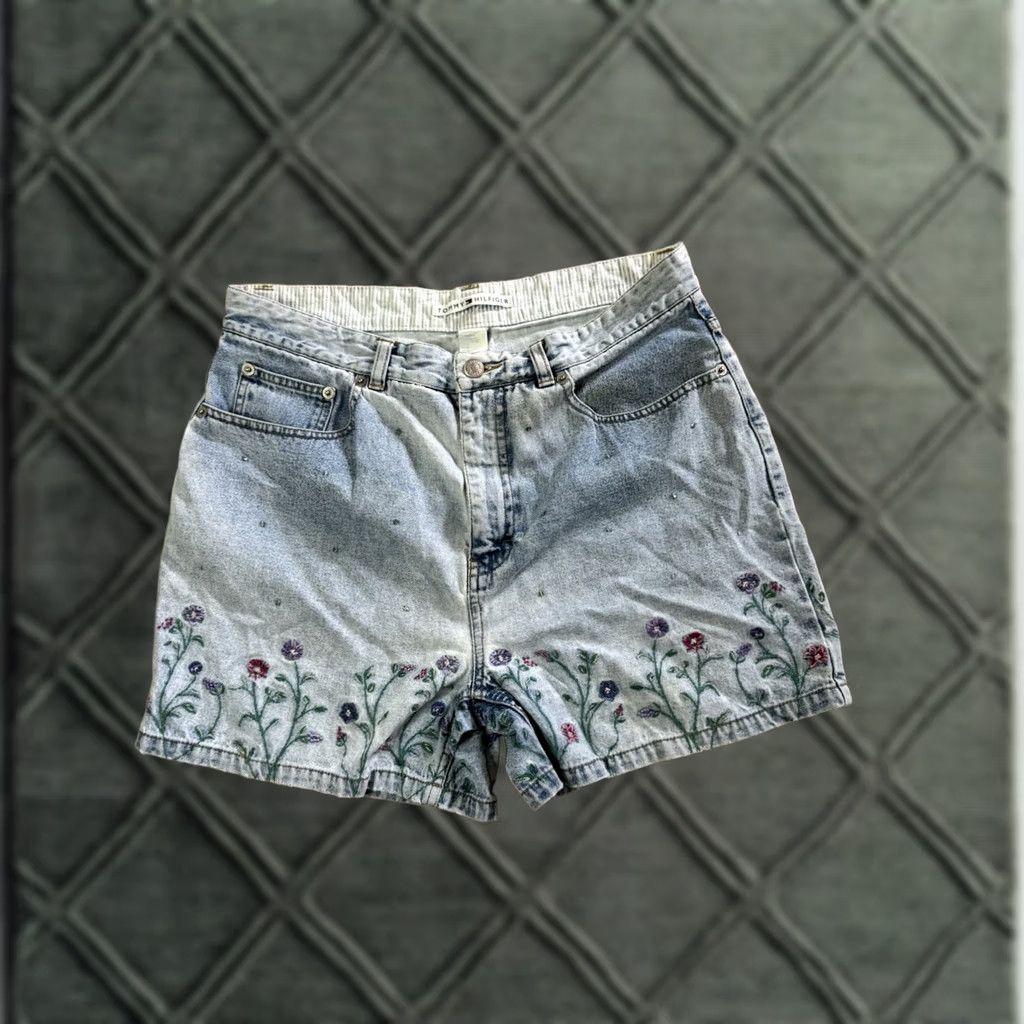 Tommy Hilfiger VINTAGE Tommy Hilfiger Shorts Womens 16 Blue Denim Jean Embroidery See Measurements Size 24" / US 00 / IT 34 - 1 Thumbnail