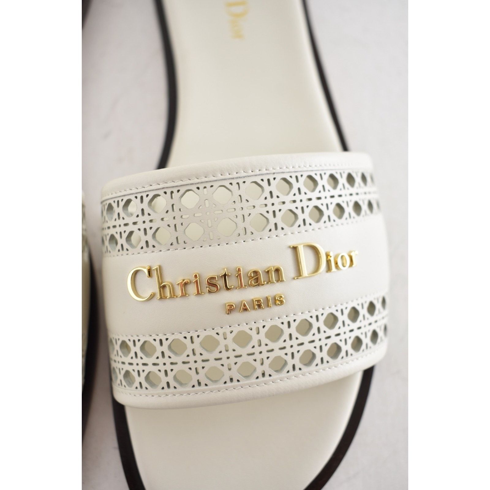 Dior Dior D-Lane Dway Micro Cannage Off White Leather Slide 39 Size US 8 / IT 38 - 13 Thumbnail