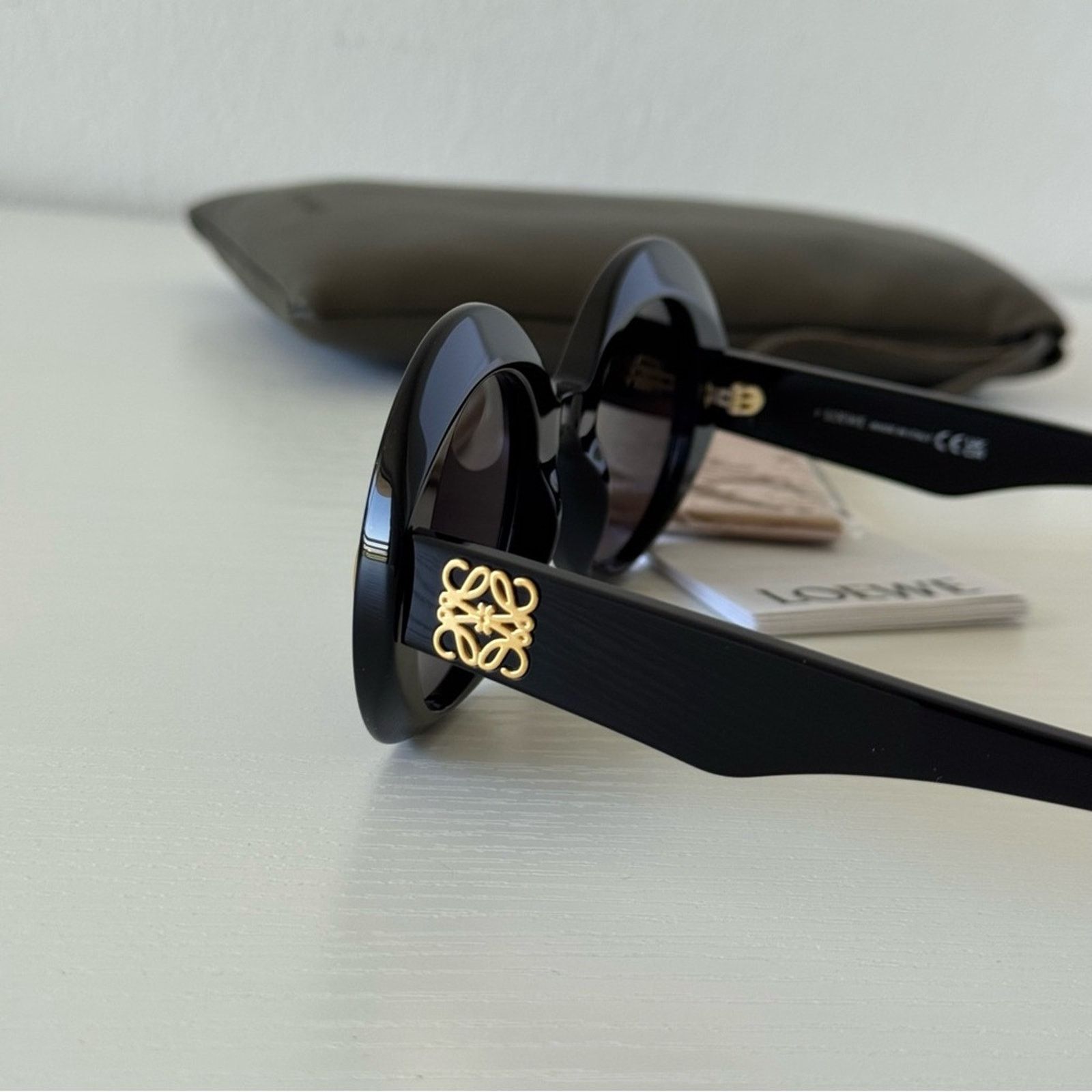 Loewe New! Loewe Black Round Sunglasses LW40146I 01A, Authentic Size ONE SIZE - 4 Thumbnail