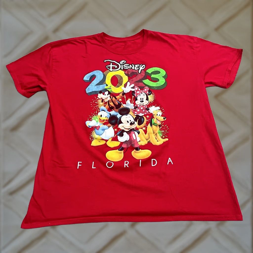 Disney Disney Mickey And Friends Graphic T-Shirt Mens Large Red Crew Neck Casual Tee Size US L / EU 52-54 / 3 - 1 Thumbnail