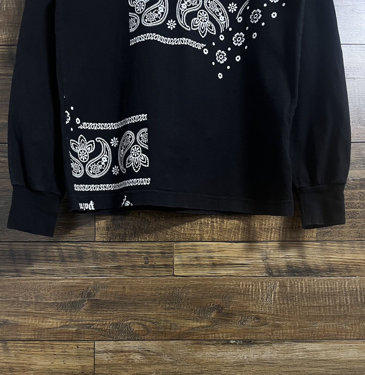 Palm Angels PALM ANGELS Bandana Paisley Logo Printed Long Sleeve Tee Size US S / EU 44-46 / 1 - 5 Thumbnail