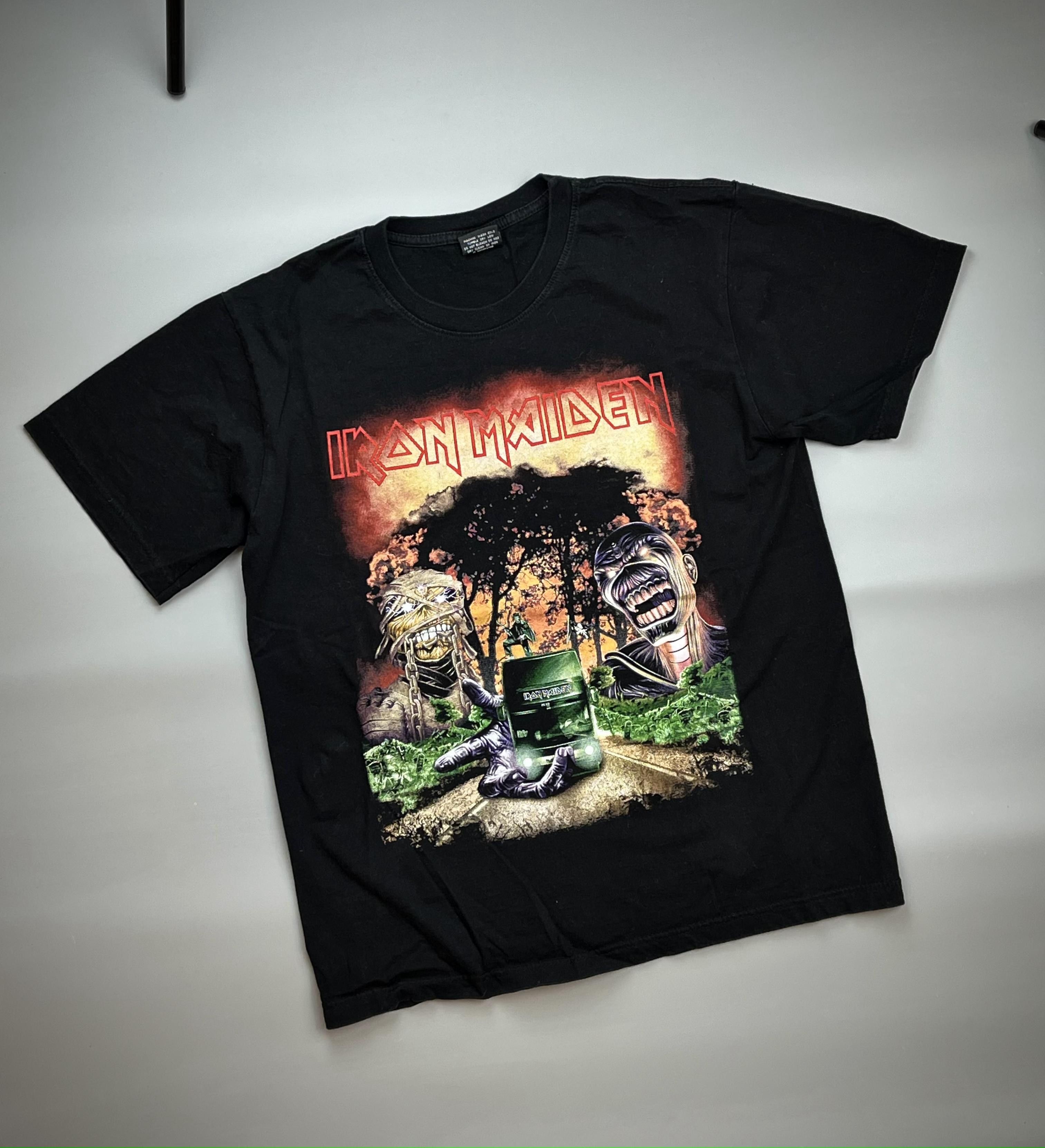 Vintage Rare Vintage Iron Maiden Printed T-shirt Size US L / EU 52-54 / 3 - 1 Thumbnail