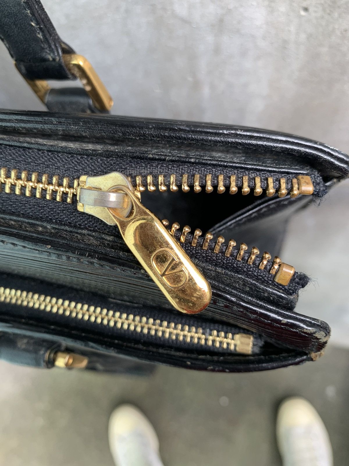 Valentino Epi Leather Black Shoulder Bag Size ONE SIZE - 10 Thumbnail