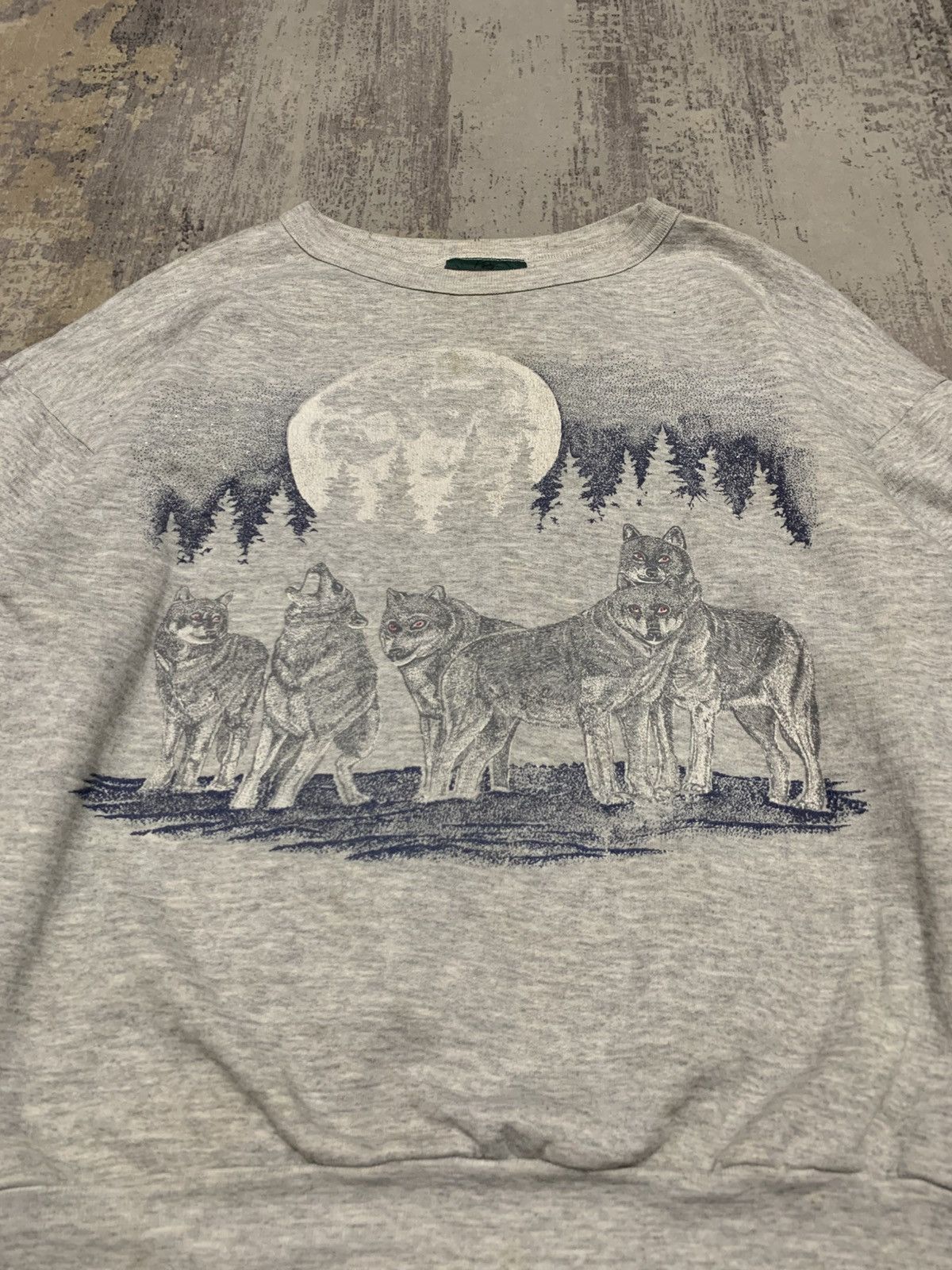 Vintage Vintage 90s Wolf Pack Graphic Crewneck Sweatshirt Size US M / EU 48-50 / 2 - 2 Thumbnail