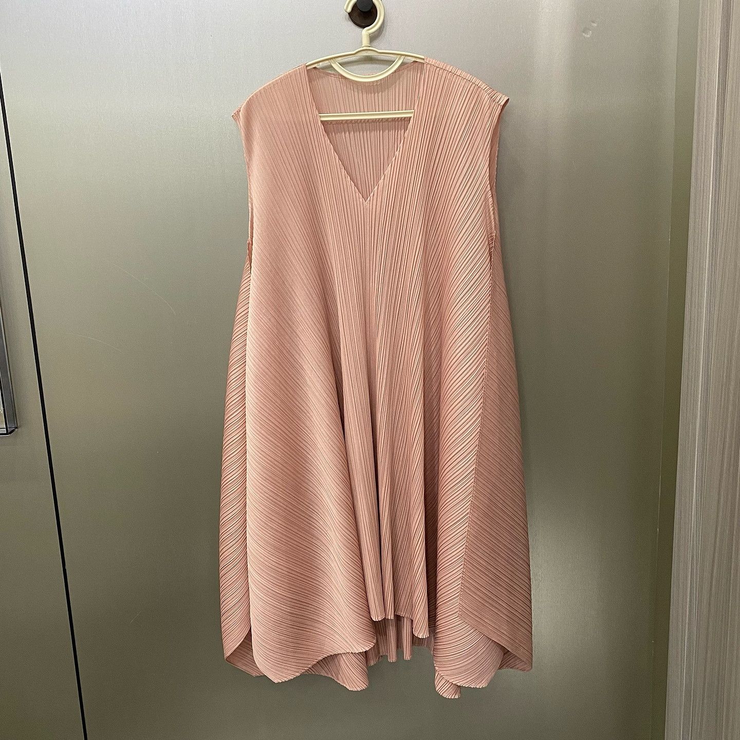 Pleats Please Issey Miyake Pleats Please Issey Miyake Pink Pleated Midi Dress Size 3 Size M / US 6-8 / IT 42-44 - 1 Thumbnail