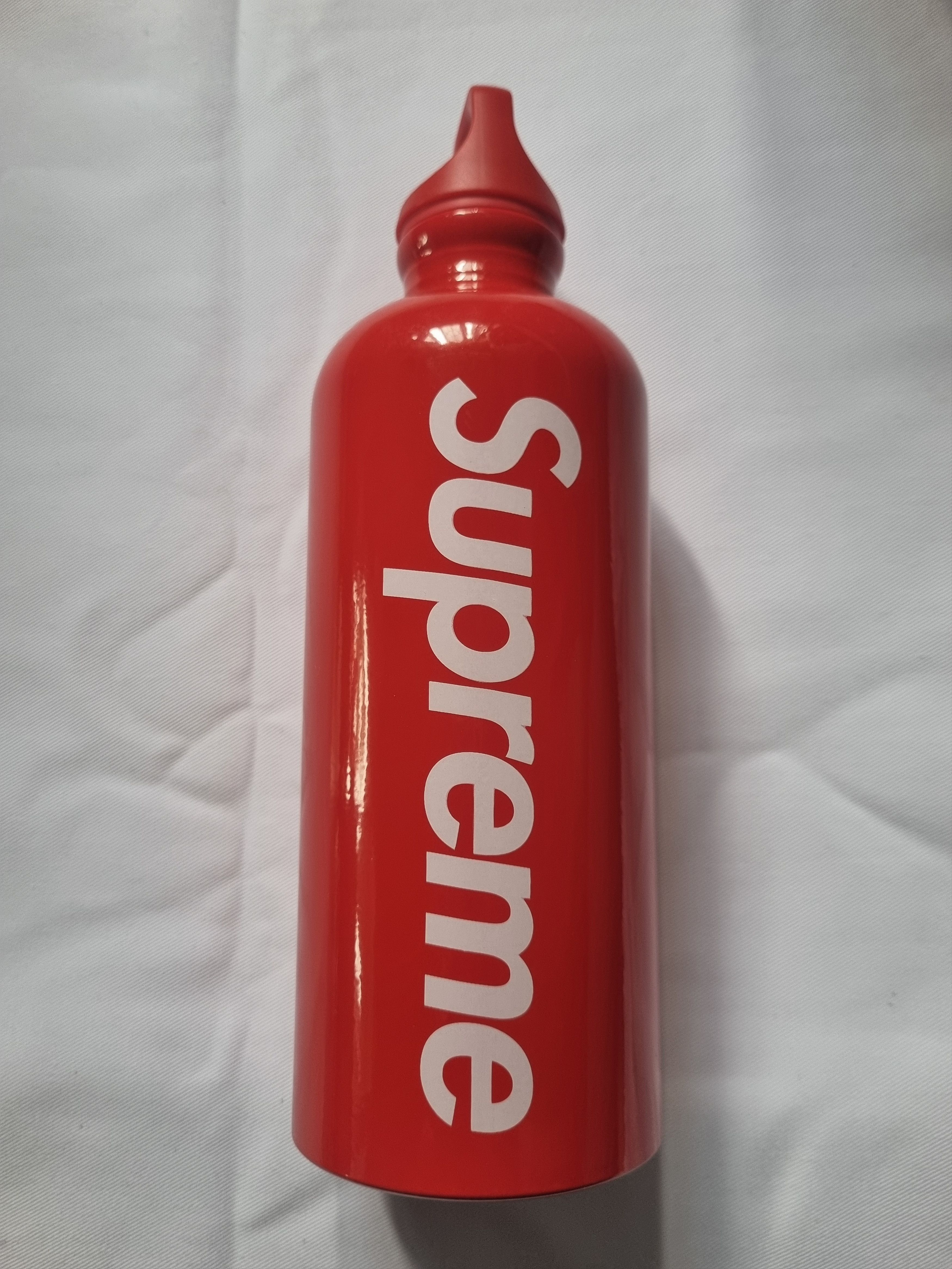 Supreme Supreme SIGG Traveller 0.6L Water Bottle Size ONE SIZE - 1 Thumbnail