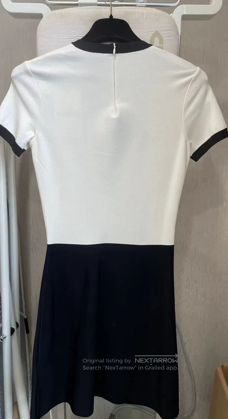 Valentino Valentino Black and white knitted dress with chain Size S / US 4 / IT 40 - 2 Thumbnail