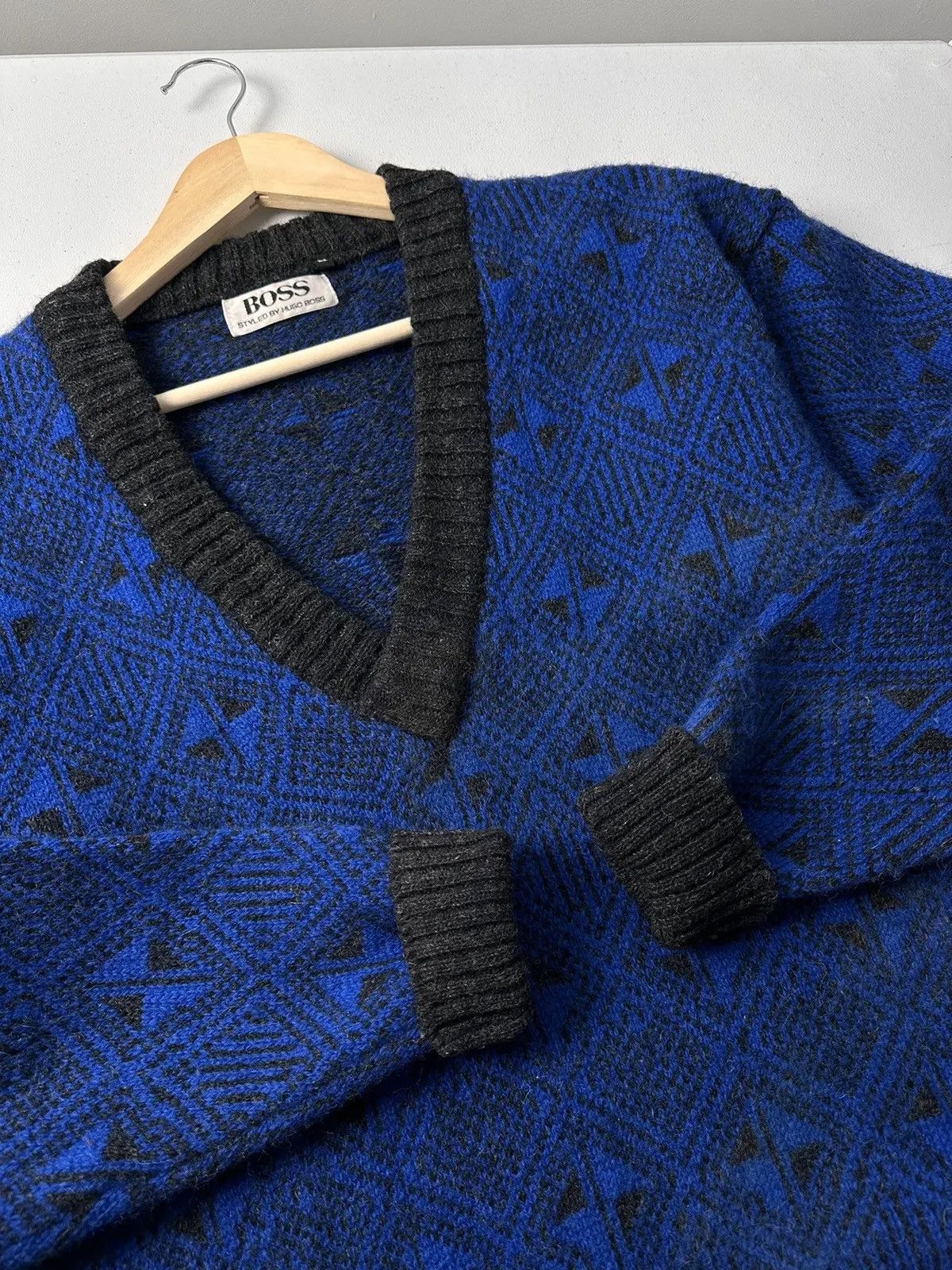 Hugo Boss Vintage 90s Hugo Boss Geometric Knit Sweater Rare Size US M / EU 48-50 / 2 - 4 Thumbnail
