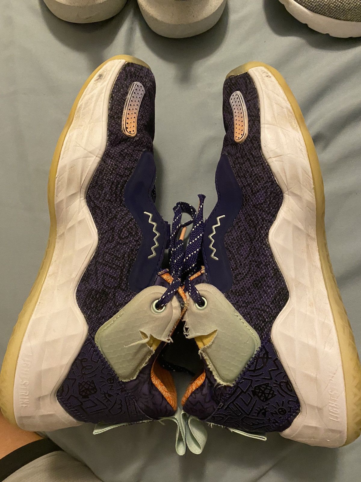 Adidas D.O.N basketball shoe Size US 7 / EU 40 - 12 Thumbnail
