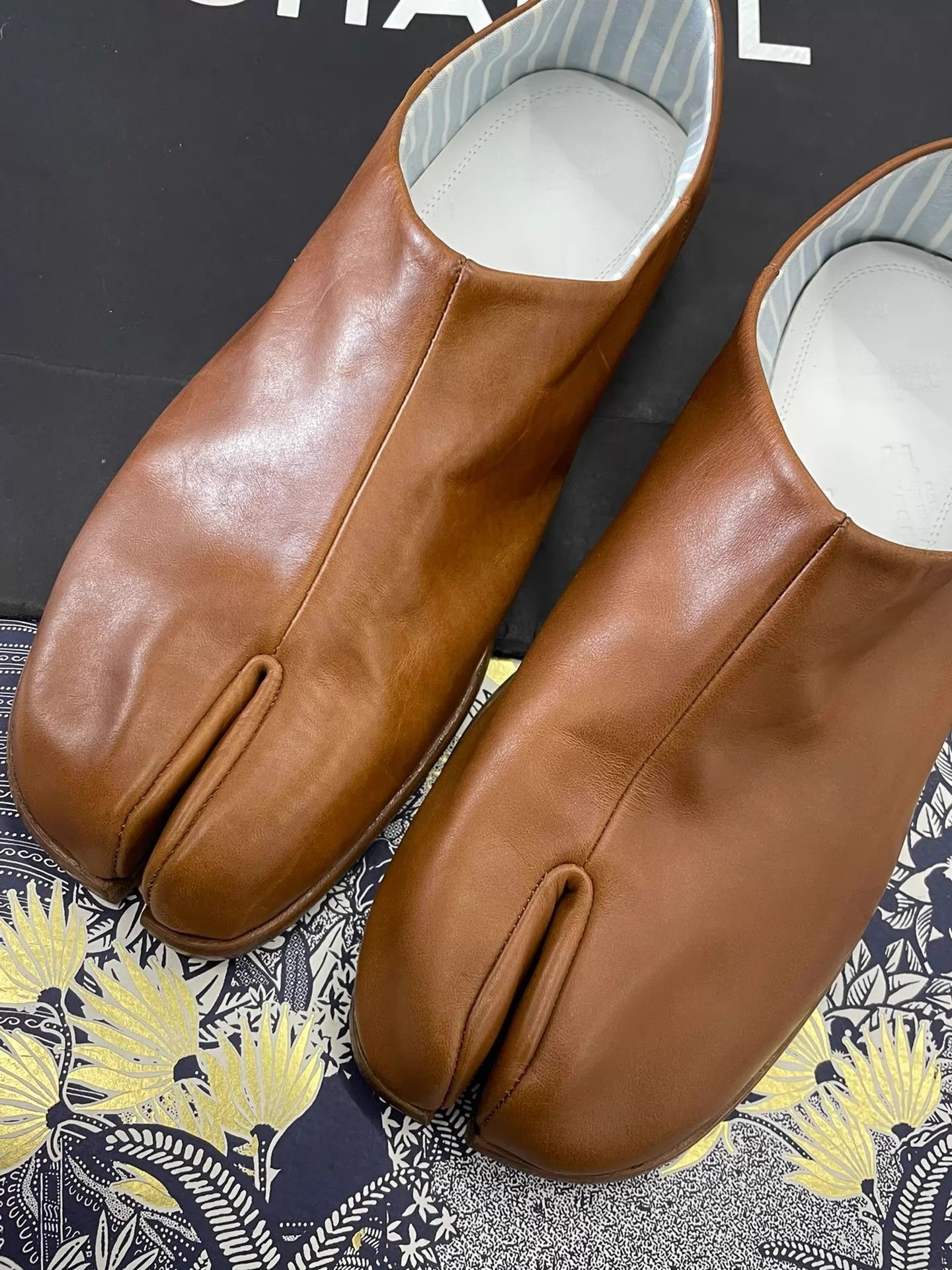 Maison Margiela Maison Margiela Caramel Tabi Shoes 39 Unused Size US 8.5 / IT 38.5 - 3 Thumbnail
