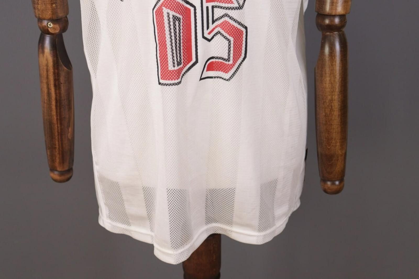 Fubu Vintage Fubu White V-Neck Pinstripe Big T-Shirt Size 2XL Size US XXL / EU 58 / 5 - 2 Thumbnail