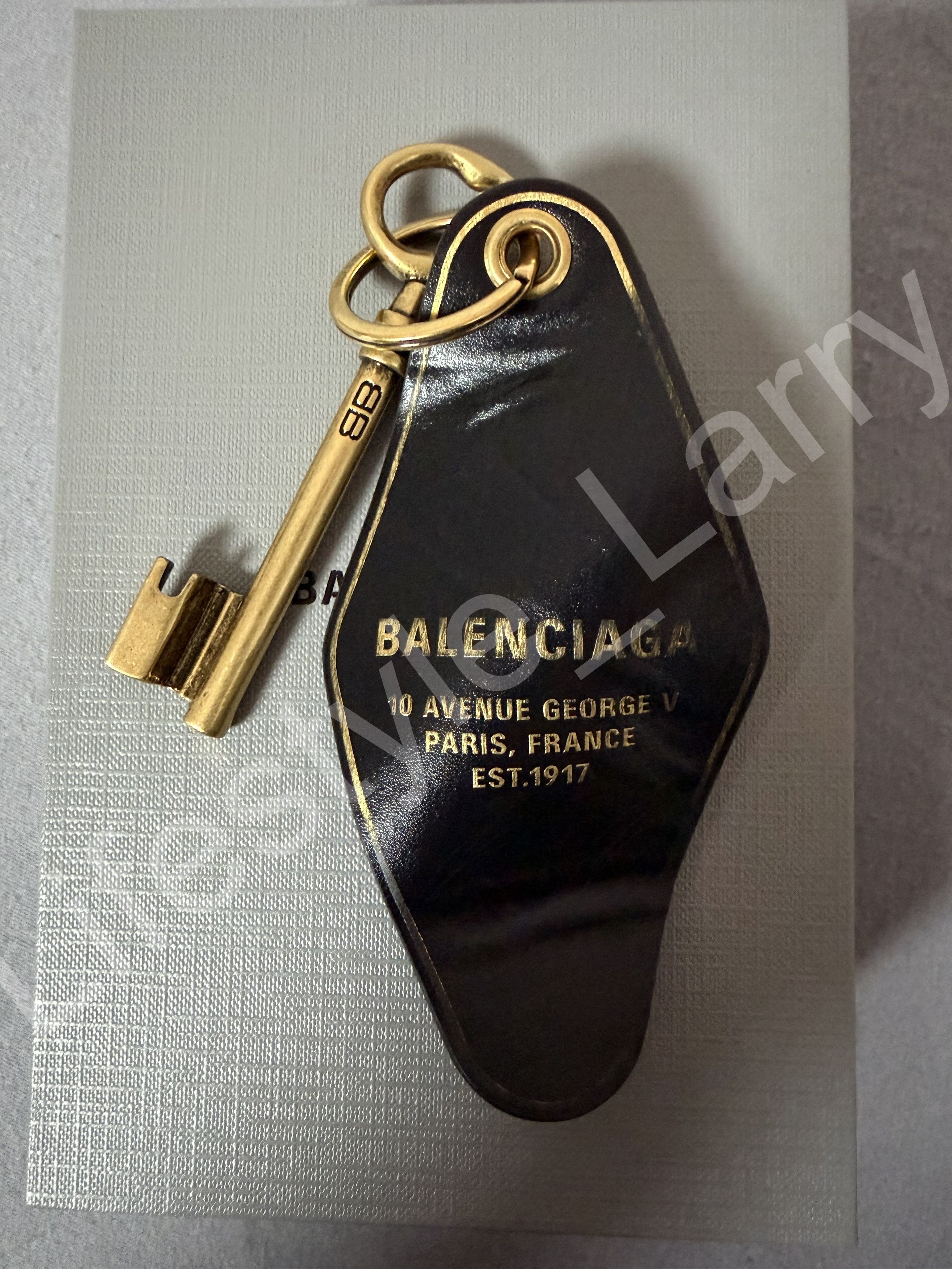 Balenciaga Balenciaga Spring 24 Runway Invitation Key-Ring Charm Size ONE SIZE - 3 Thumbnail