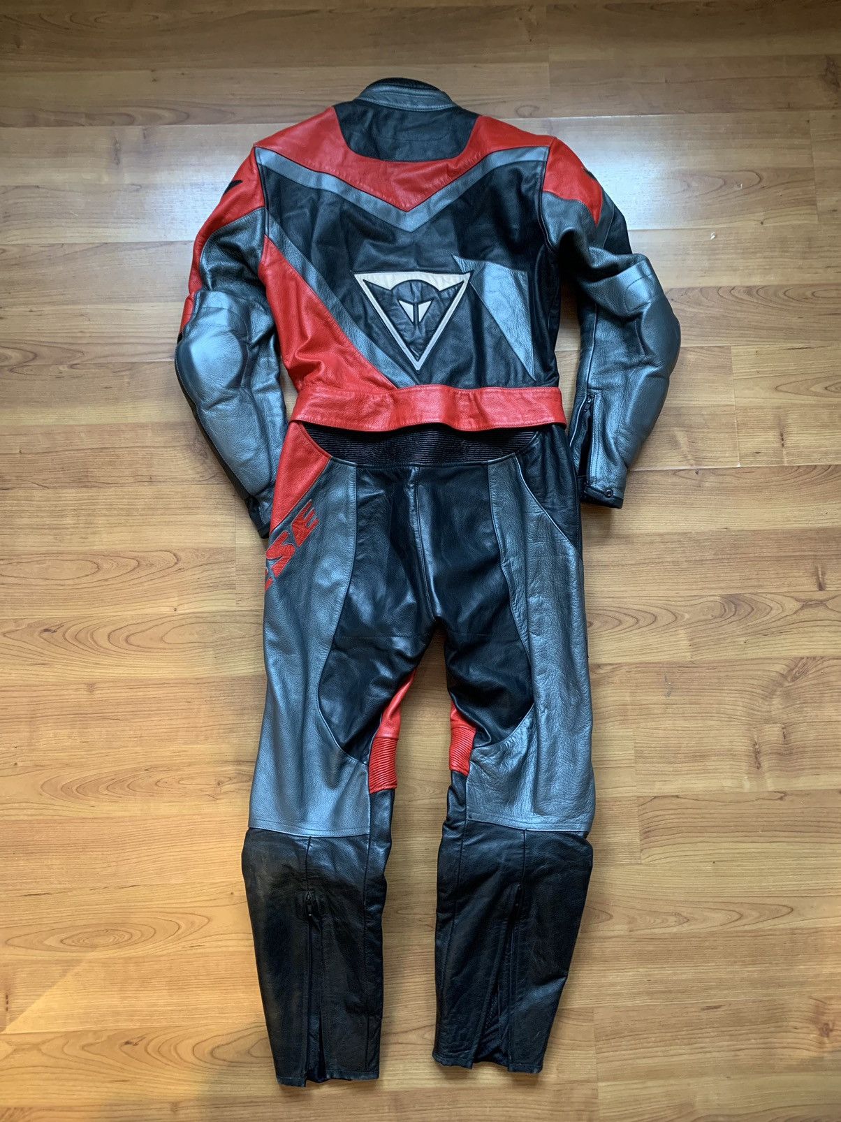Dainese Vintage Dainese T3 Leather Suit Racing Moto size 48 Size US M / EU 48-50 / 2 - 1 Thumbnail