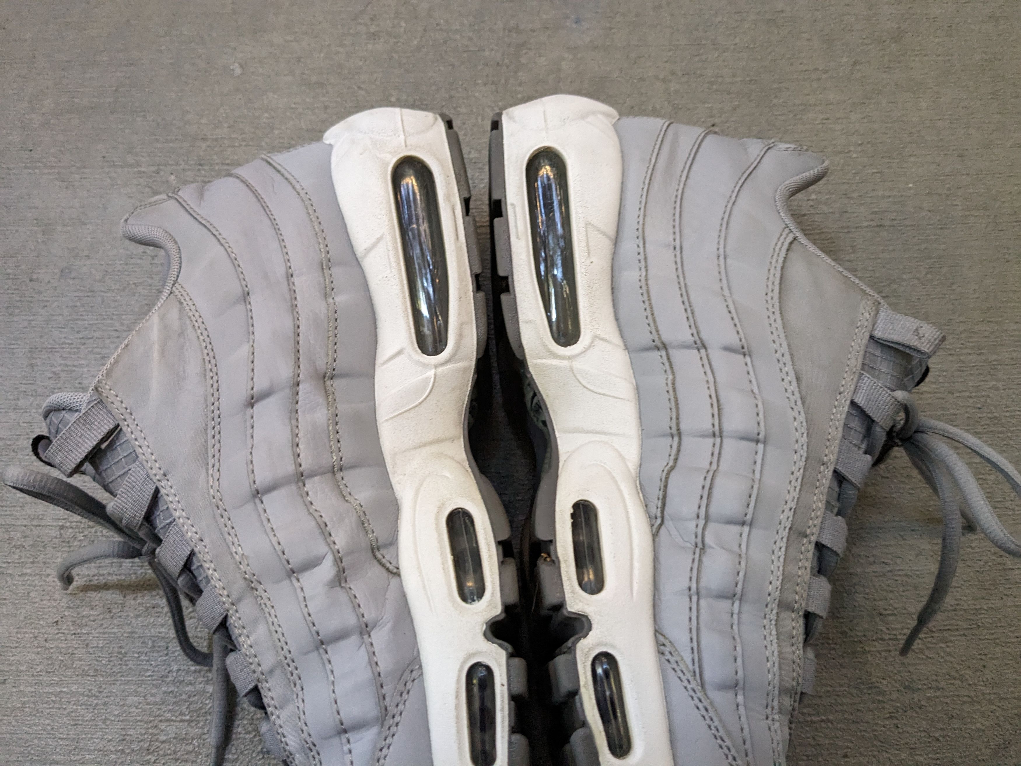 Nike Nike Air Max 95 SE Pull Tab Wolf Grey 11.5 AQ4129-001 Size US 11.5 / EU 44-45 - 6 Thumbnail