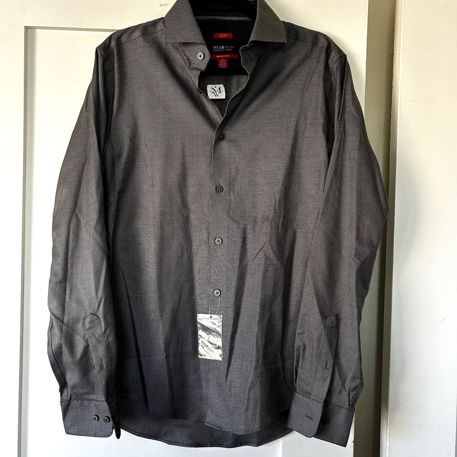 Kenneth Cole NWT Men's Kenneth Cole gray button down dress shirt Size US M / EU 48-50 / 2 - 1 Thumbnail