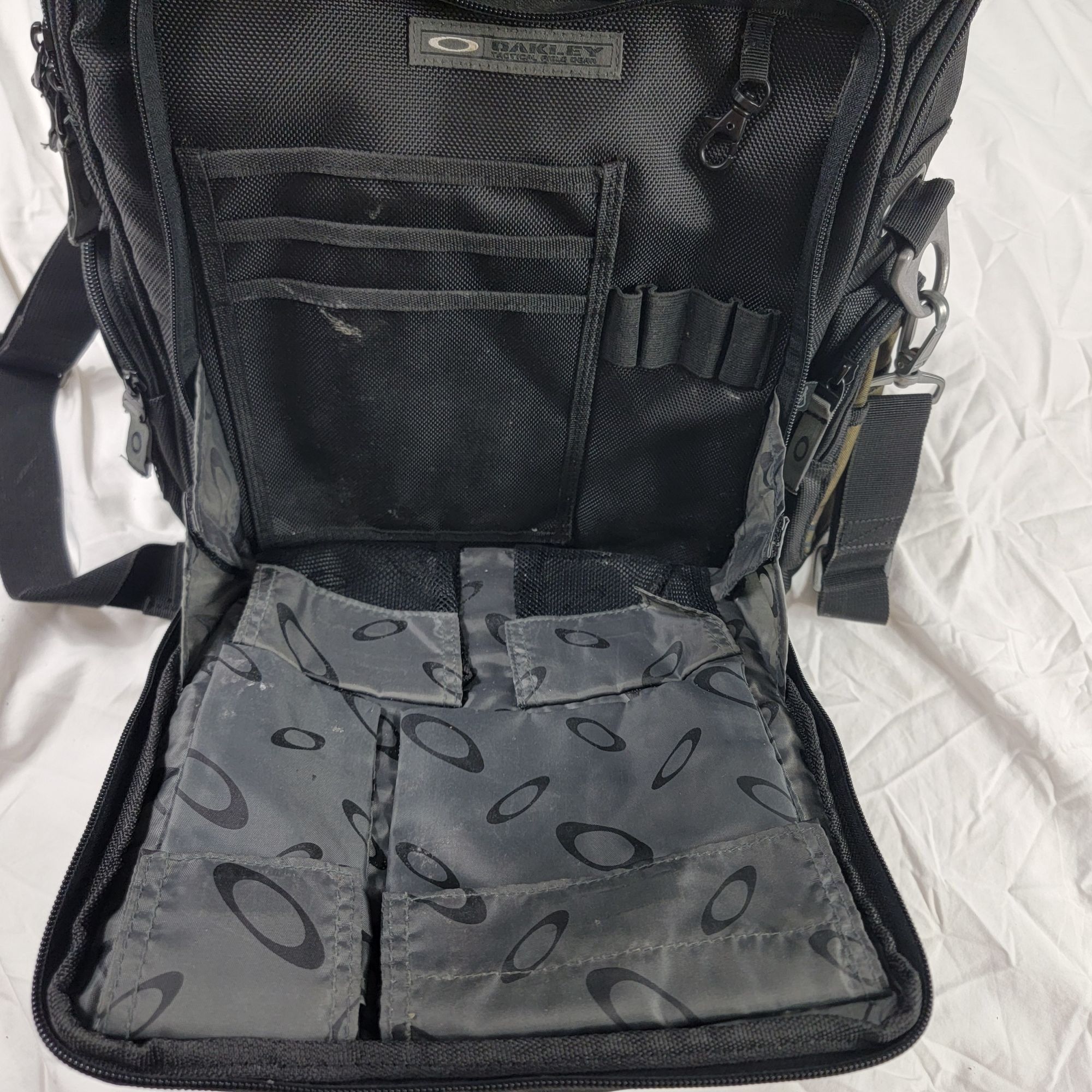 Oakley Oakley Tactical Field Gear Camouflage Black Messenger Bag Ca Size ONE SIZE - 7 Thumbnail