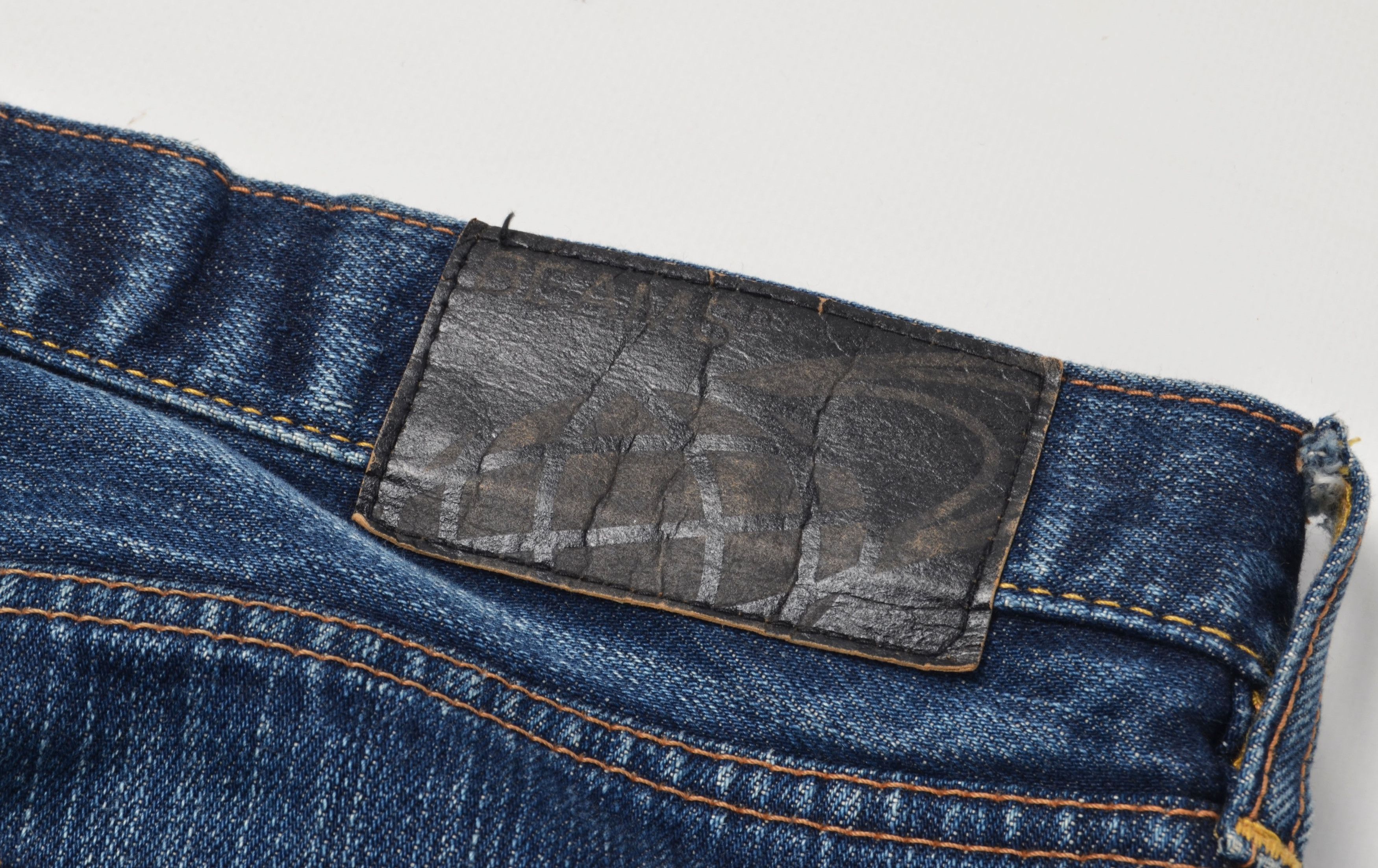 Beams Plus × Japanese Brand × Vintage Vintage Beams Heart Faded Blue Straight Denim Jeans Size US 32 / EU 48 - 9 Thumbnail