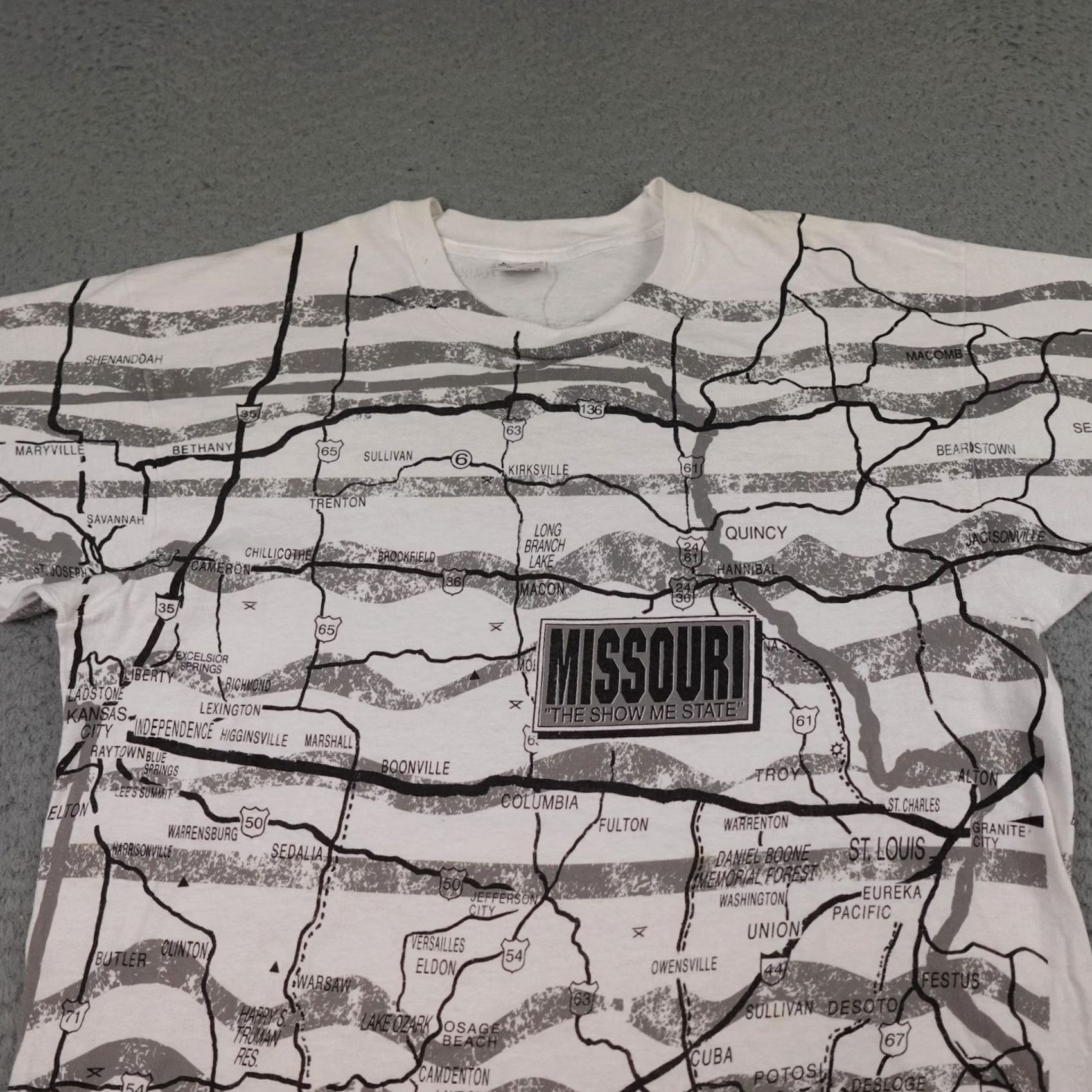 Fruit Of The Loom VINTAGE Missouri Map Shirt Mens L White Nike? Size US L / EU 52-54 / 3 - 3 Thumbnail