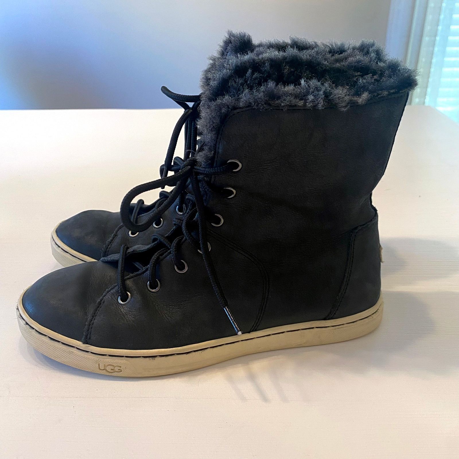 Ugg Ugg Croft Luxe Quilt Black Leather Ankle Boots Size 6 Size US 6 / IT 36 - 2 Thumbnail