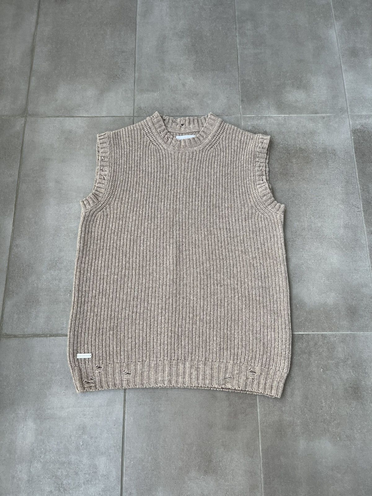Han Kjobenhavn !DS! SS23 Han Kjobenhavn Distressed Knit Beige Vest Size US M / EU 48-50 / 2 - 6 Thumbnail