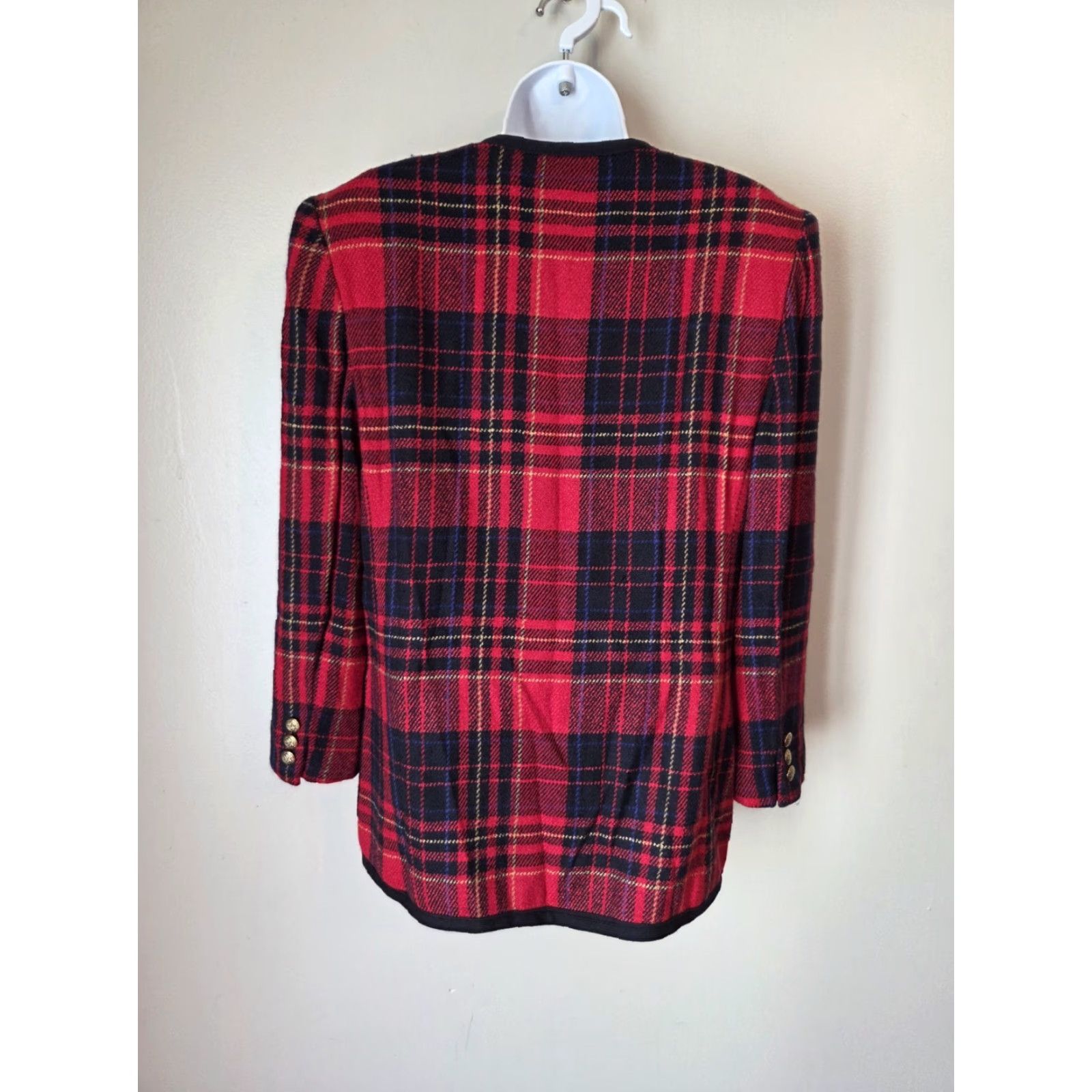 Liz Claiborne VINTAGE Liz Claiborne Blazer Jacket Wool Blend Red Plaid Five-Button Gold Button Classic 6 Womens Mens? Size M / US 6-8 / IT 42-44 - 5 Thumbnail