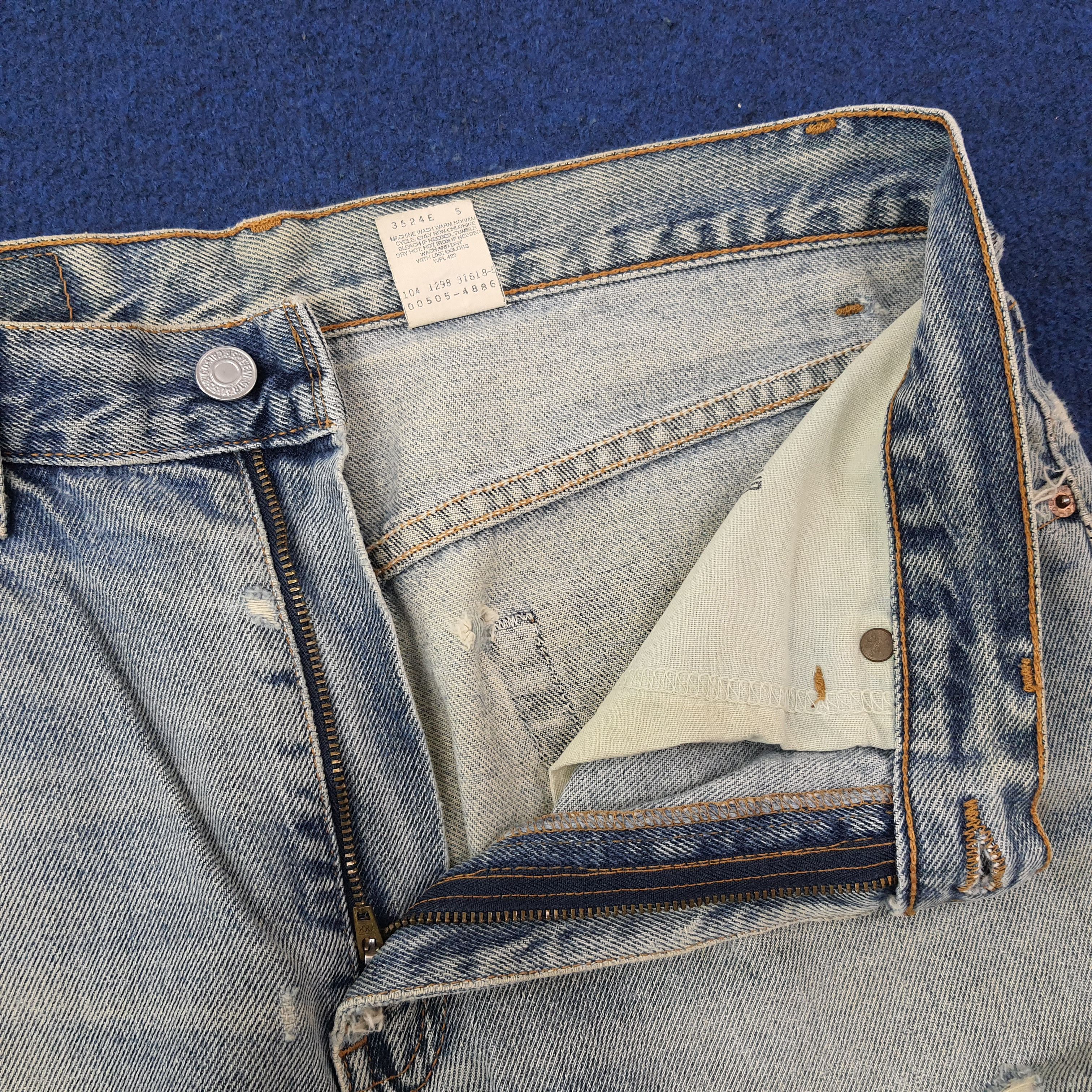 Levi's Vintage Levi's 505 Authentic Red Tab Distressed Jean C228N19 Size US 32 / EU 48 - 7 Thumbnail