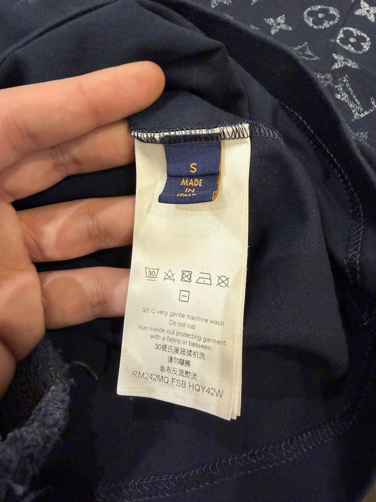 Louis Vuitton Louis Vuitton Gradient Monogram Tee Size US S / EU 44-46 / 1 - 4 Thumbnail