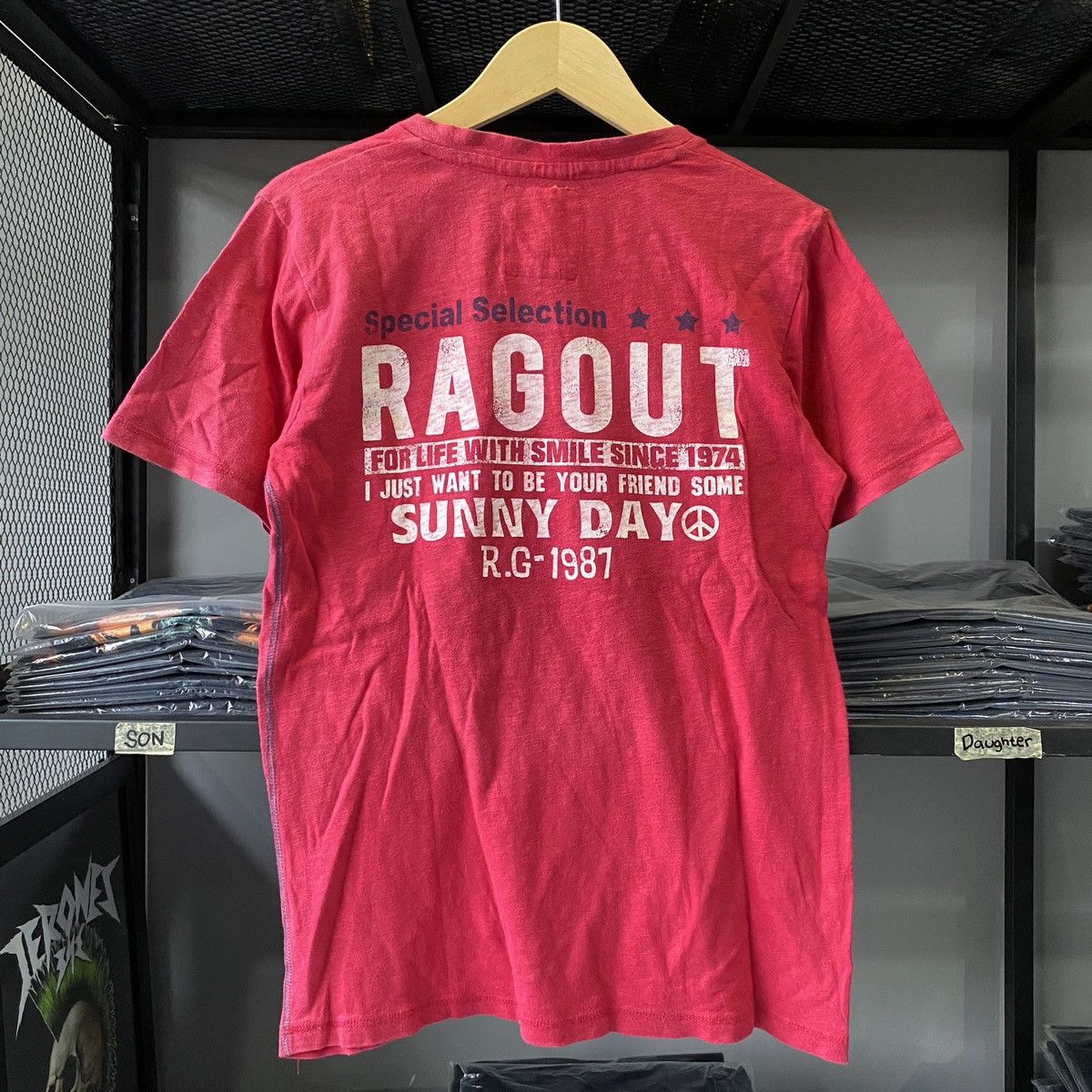If Six Was Nine × Japanese Brand × Le Grande Bleu (L.G.B.) Japanese Brand Rag Out 🌞Sunny Days🌞 Bright Pink Tees Size US M / EU 48-50 / 2 - 7 Thumbnail