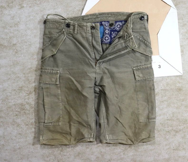 Visvim Visvim Eiger Sanction Cargo Shorts in Olive-2506 Size US 26 / EU 42 - 1 Thumbnail