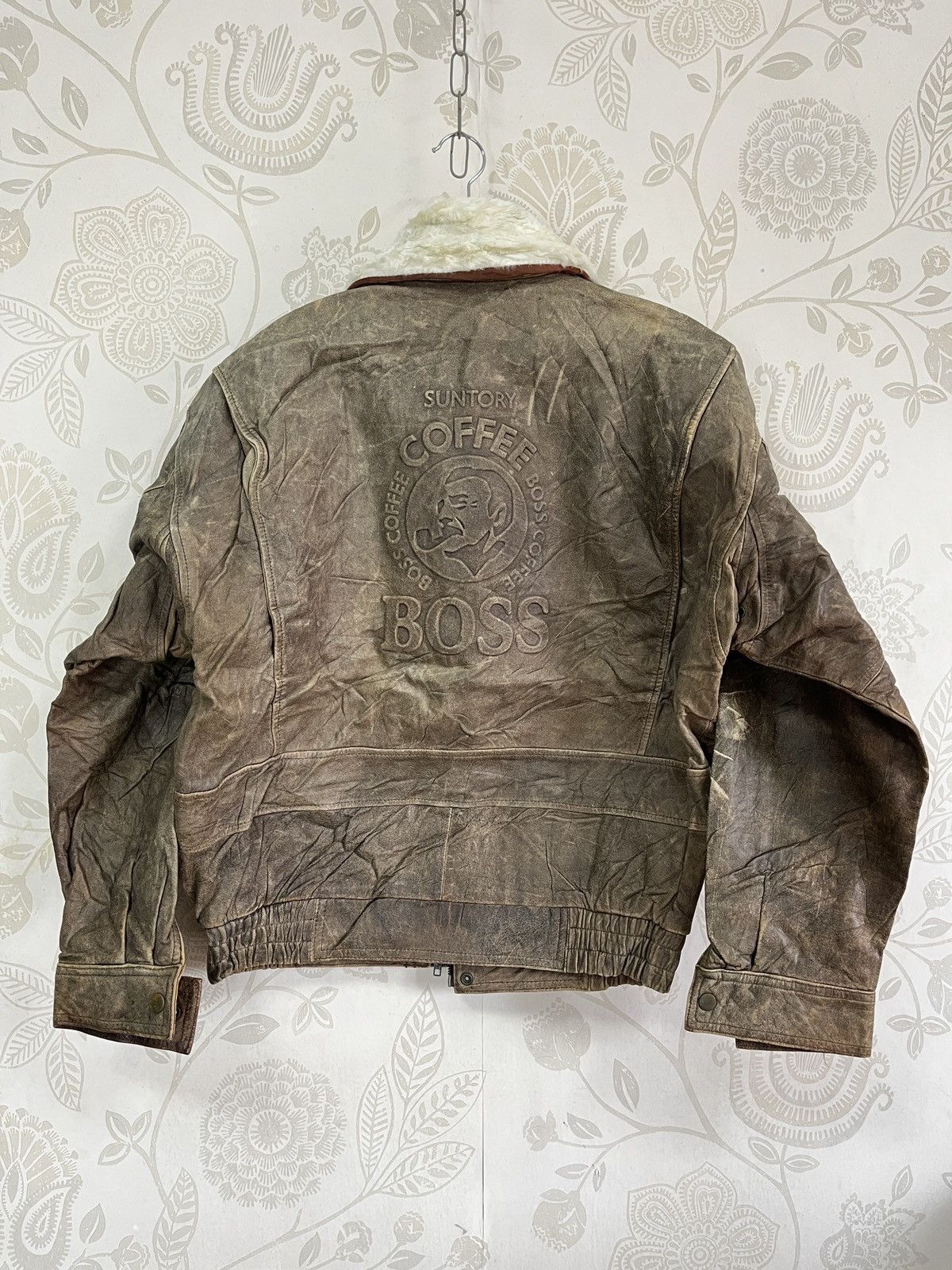 Genuine Leather × Japanese Brand × Vintage Vintage SUNTORY BOSS COFFEE B3 Genine Leather Bomber Jacket Size US XL / EU 56 / 4 - 2 Thumbnail