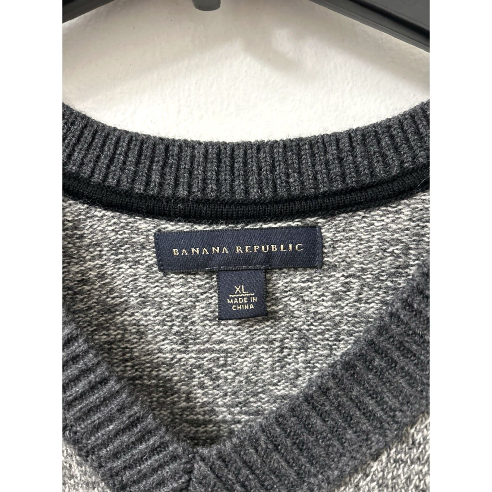 Banana Republic VINTAGE Banana Republic Sweater Mens XL Gray Lambswool V Neck Knit Pullover L/S Size US XL / EU 56 / 4 - 4 Thumbnail