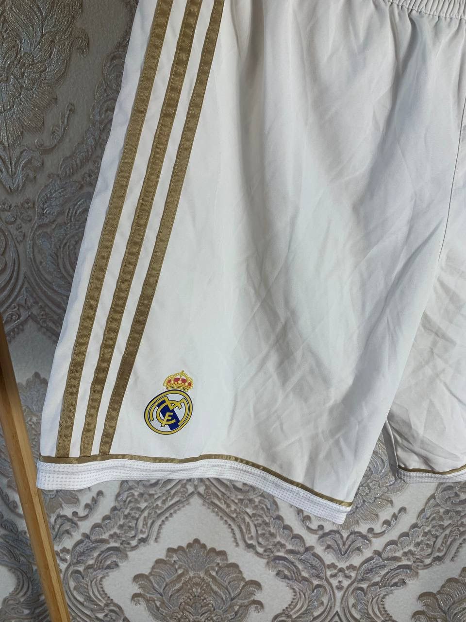 Adidas VINTAGE ADIDAS FC REAL MADRID SPAIN SOCCER JERSEY RETRO Y2K Size US L / EU 52-54 / 3 - 2 Thumbnail