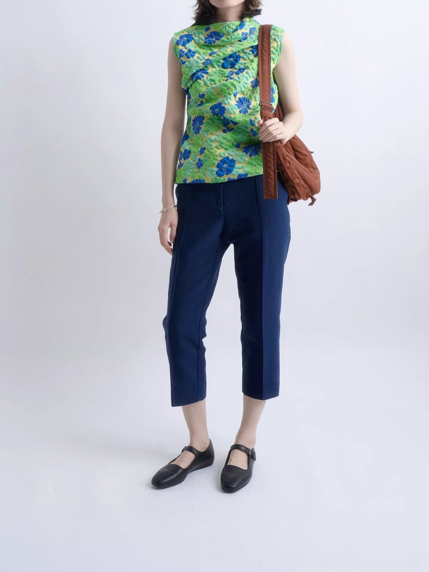 Phoebe Philo CELINE by Phoebe Philo Women's Navy Pleated Tapered Capri Size 27" / US 4 / IT 40 - 1 Thumbnail