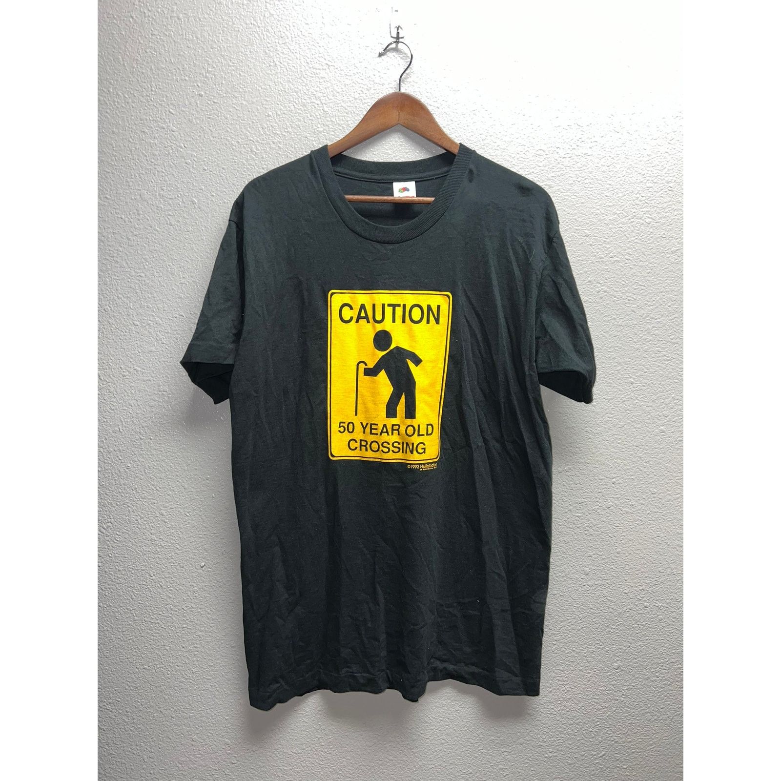Fruit Of The Loom Vintage 50 Year Old Shirt Crossing Walk Sign 1992 Black Tee Size US L / EU 52-54 / 3 - 1 Thumbnail