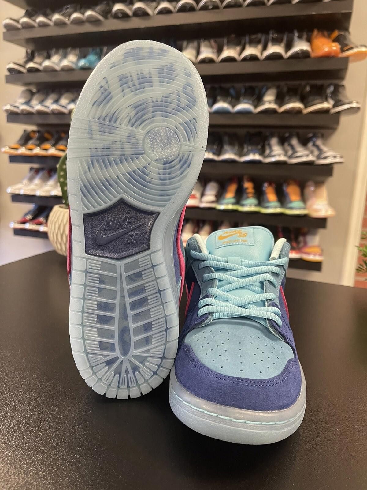 Nike Size 6 - Nike Dunk Low SB x Run The Jewels 4/20 DO9404-400 Size US 6 / EU 39 - 9 Thumbnail