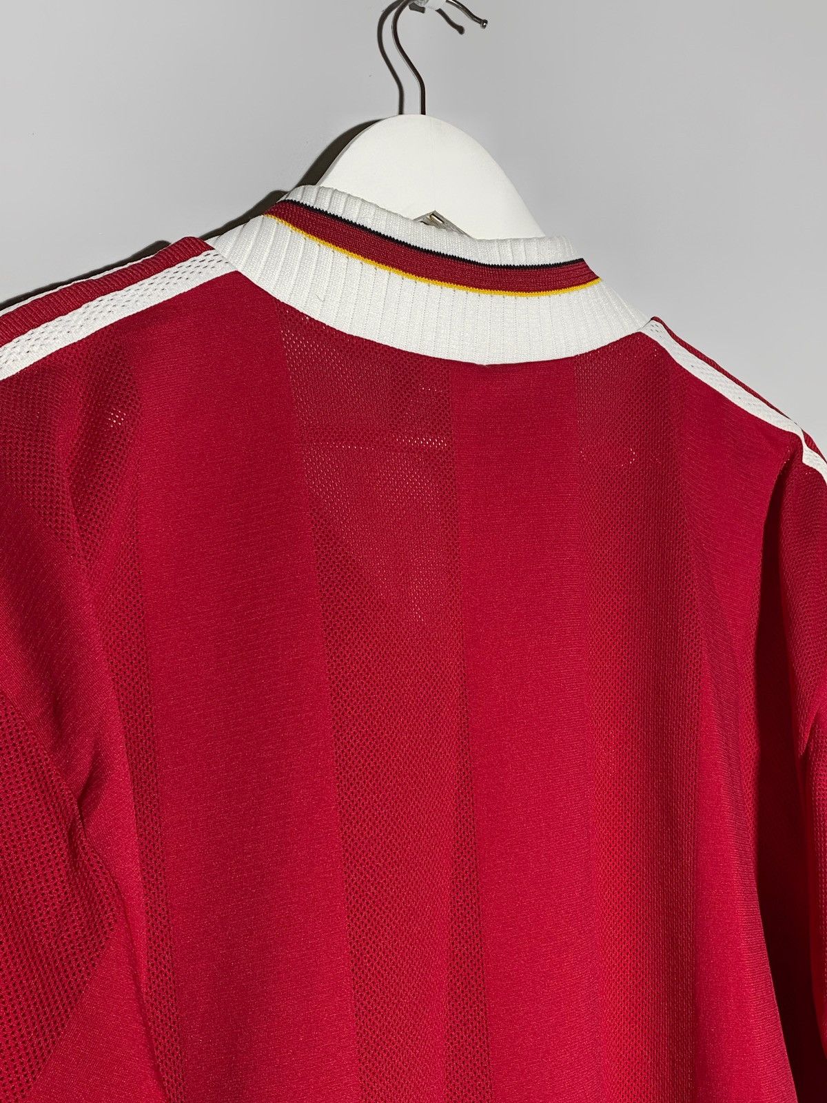 Vintage Vintage Adidas FC Liverpool 1995/96 Home Football Shirt Size US XL / EU 56 / 4 - 16 Thumbnail