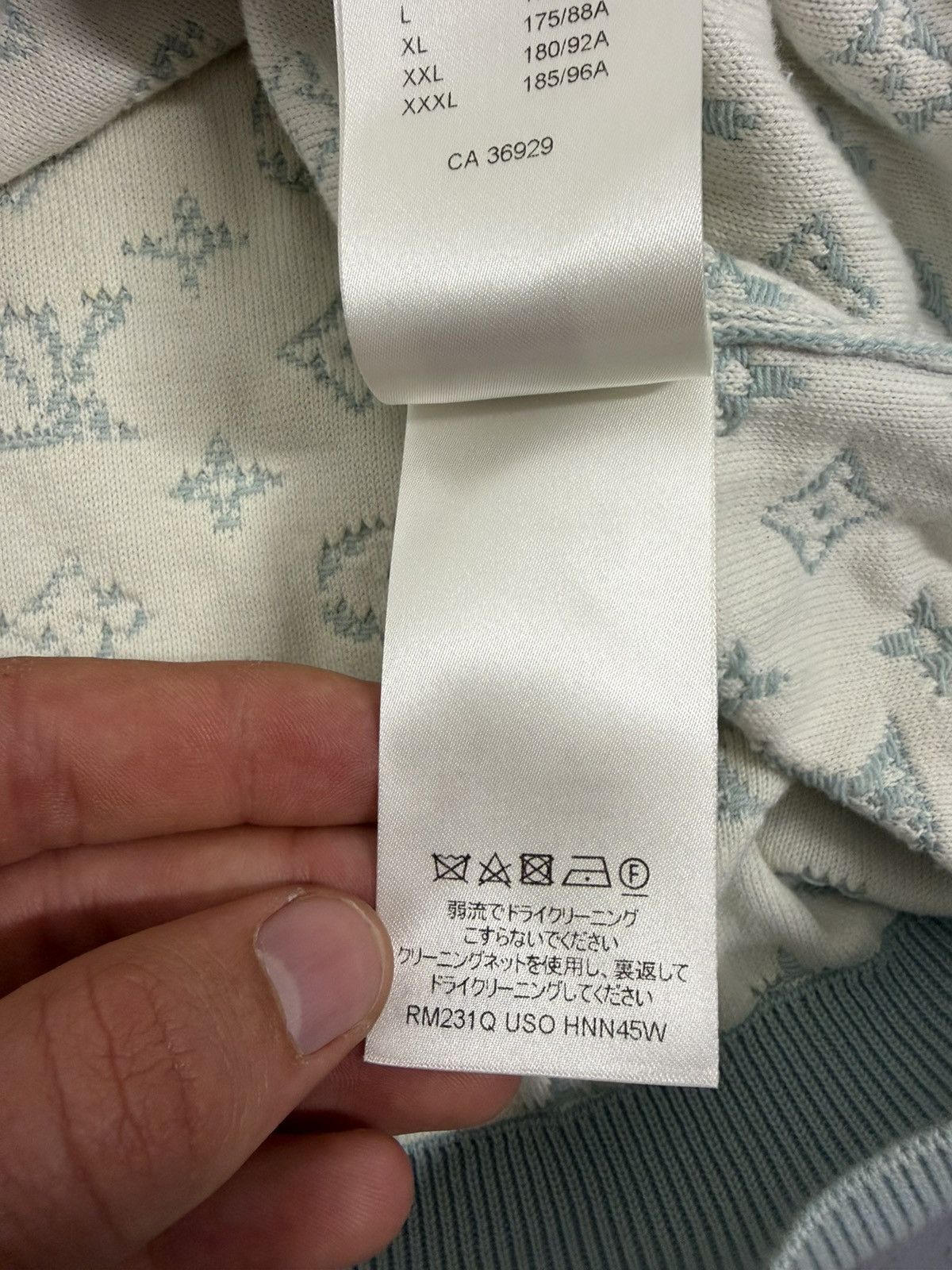 Louis Vuitton Louis Vuitton Gradient Monogram Baby Blue Hoodie Size US L / EU 52-54 / 3 - 17 Thumbnail