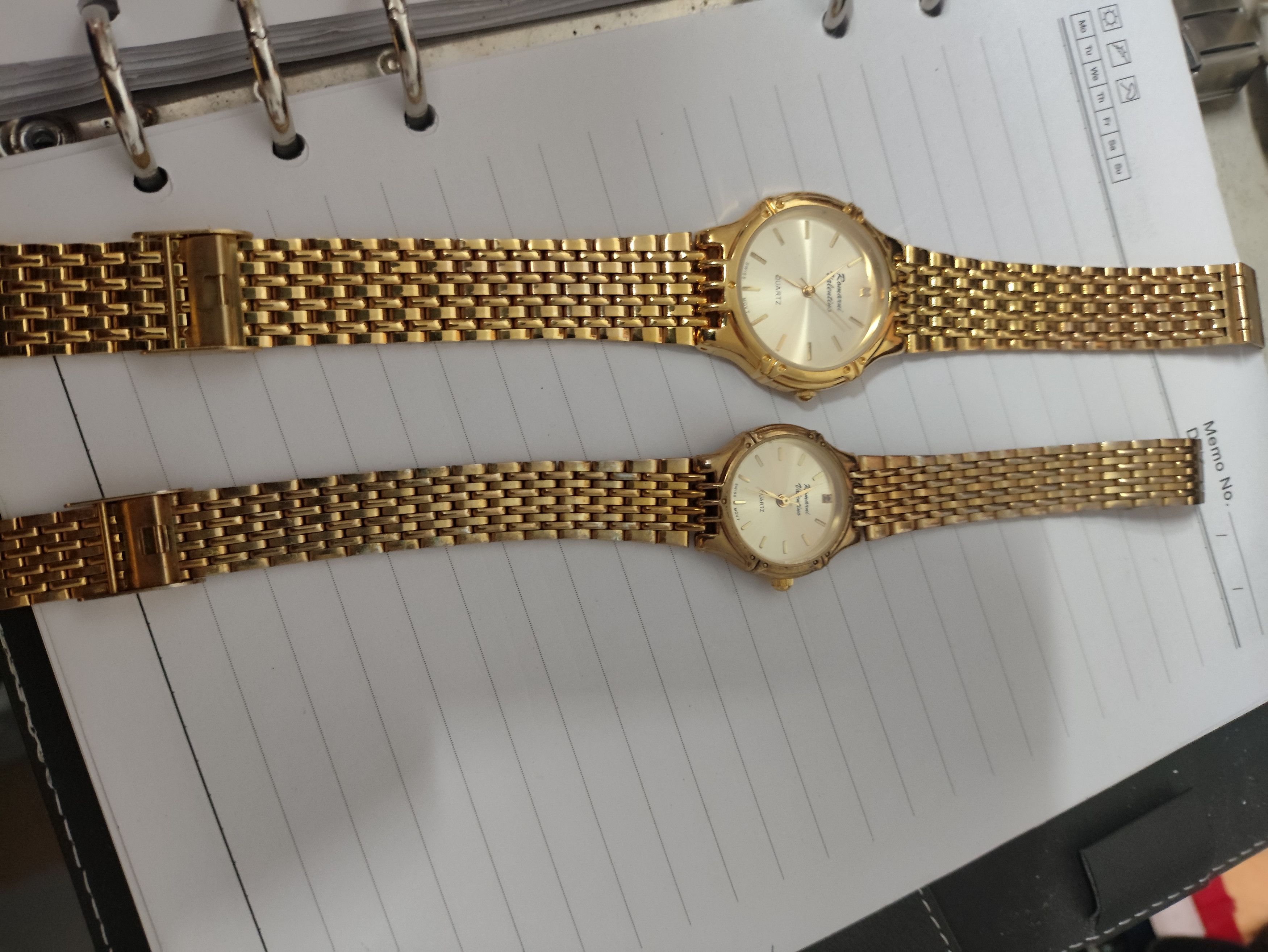 Japanese Brand ROMARNI VALENTINO (ONE PAIR GOLD WATCH COLOR) GOOD FUNCTION Size ONE SIZE - 10 Thumbnail