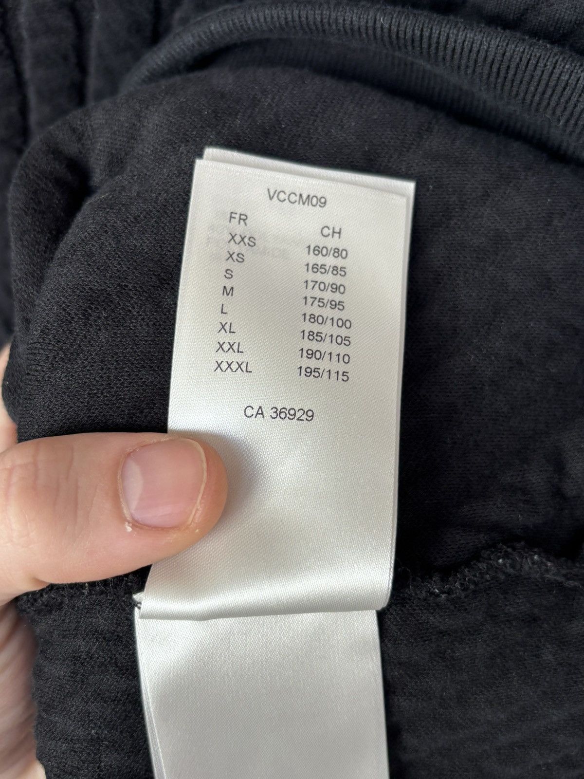 Louis Vuitton Louis Vuitton Monogram Arm Sweatshirt Size US L / EU 52-54 / 3 - 11 Thumbnail