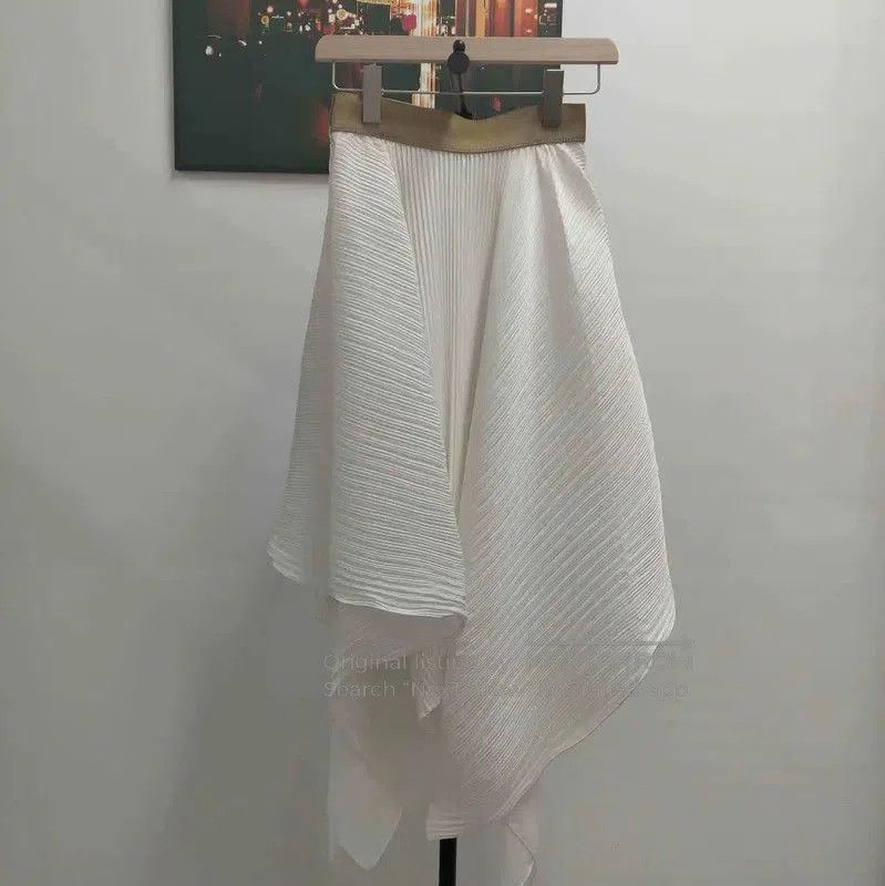 Loewe Loewe White Pleated Skirt for Summer . Size 23" - 2 Thumbnail